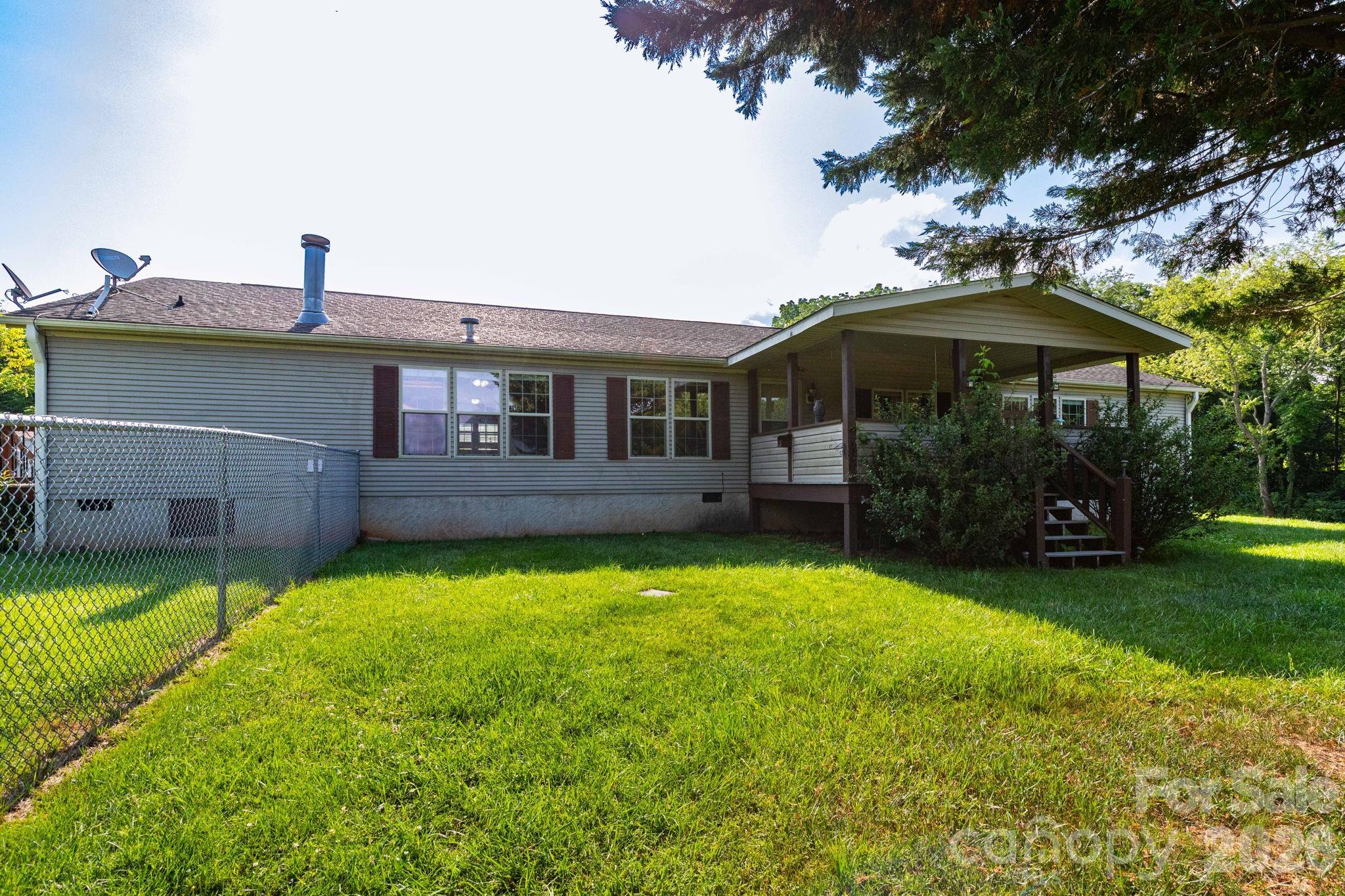 71 Teachers Lane Property Photo 1