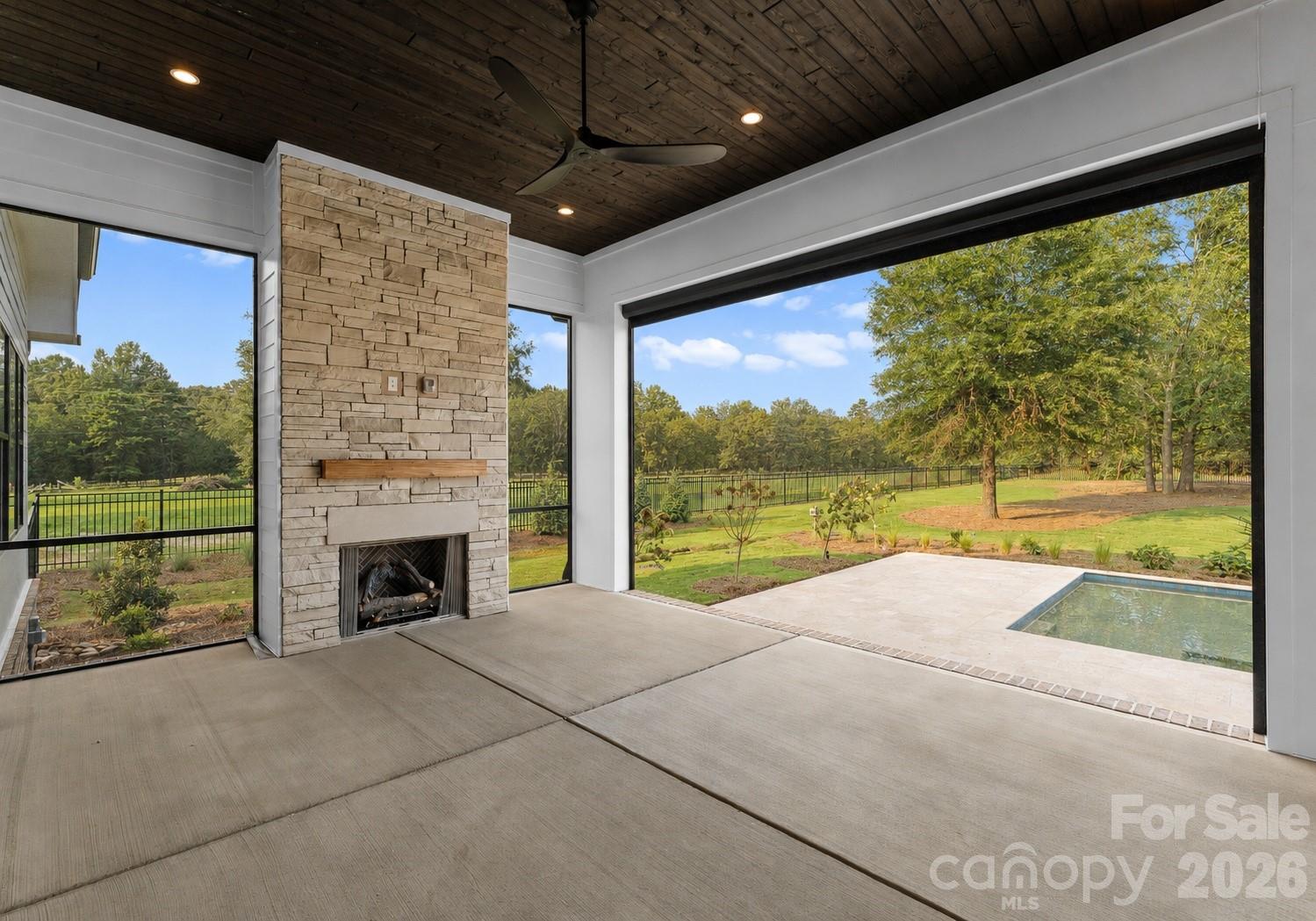 8903 New Town Road Property Photo 11