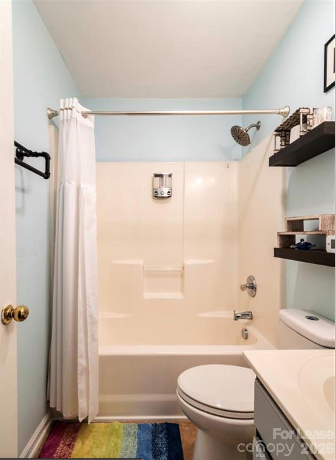 525 E 37th Street Property Photo 16