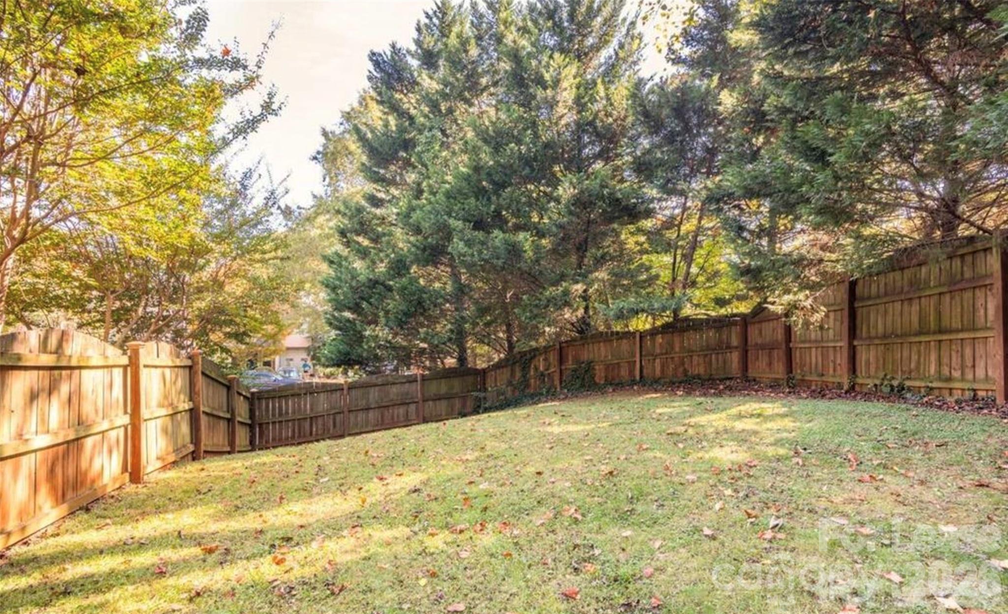 525 E 37th Street Property Photo 20