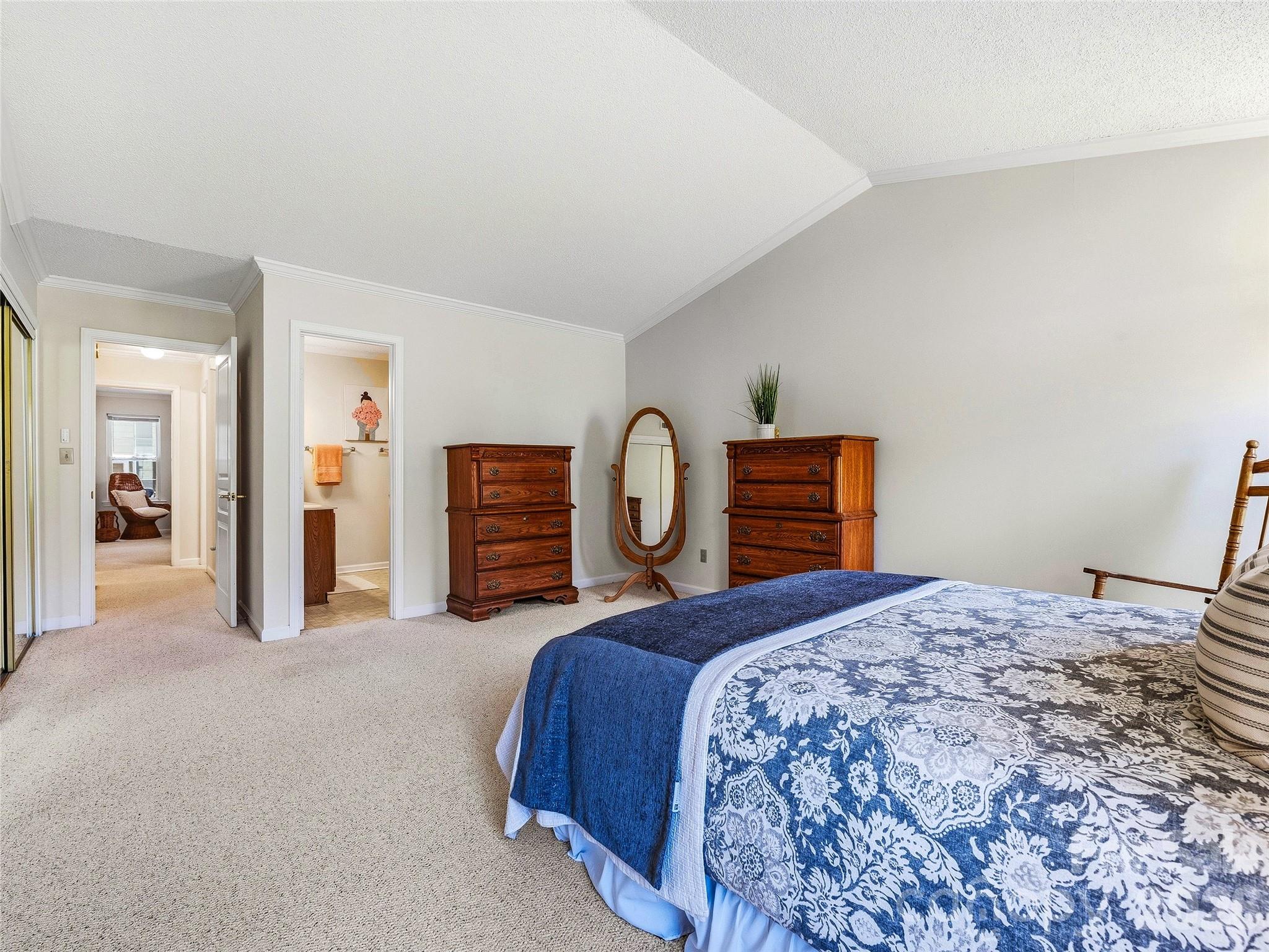 102 Rough Point Court Property Photo 18