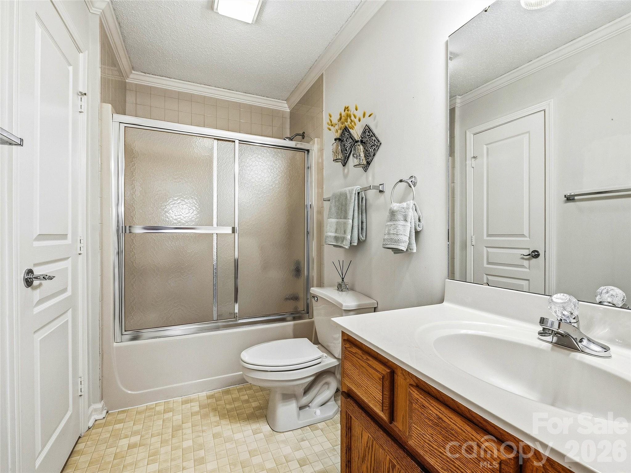 102 Rough Point Court Property Photo 23