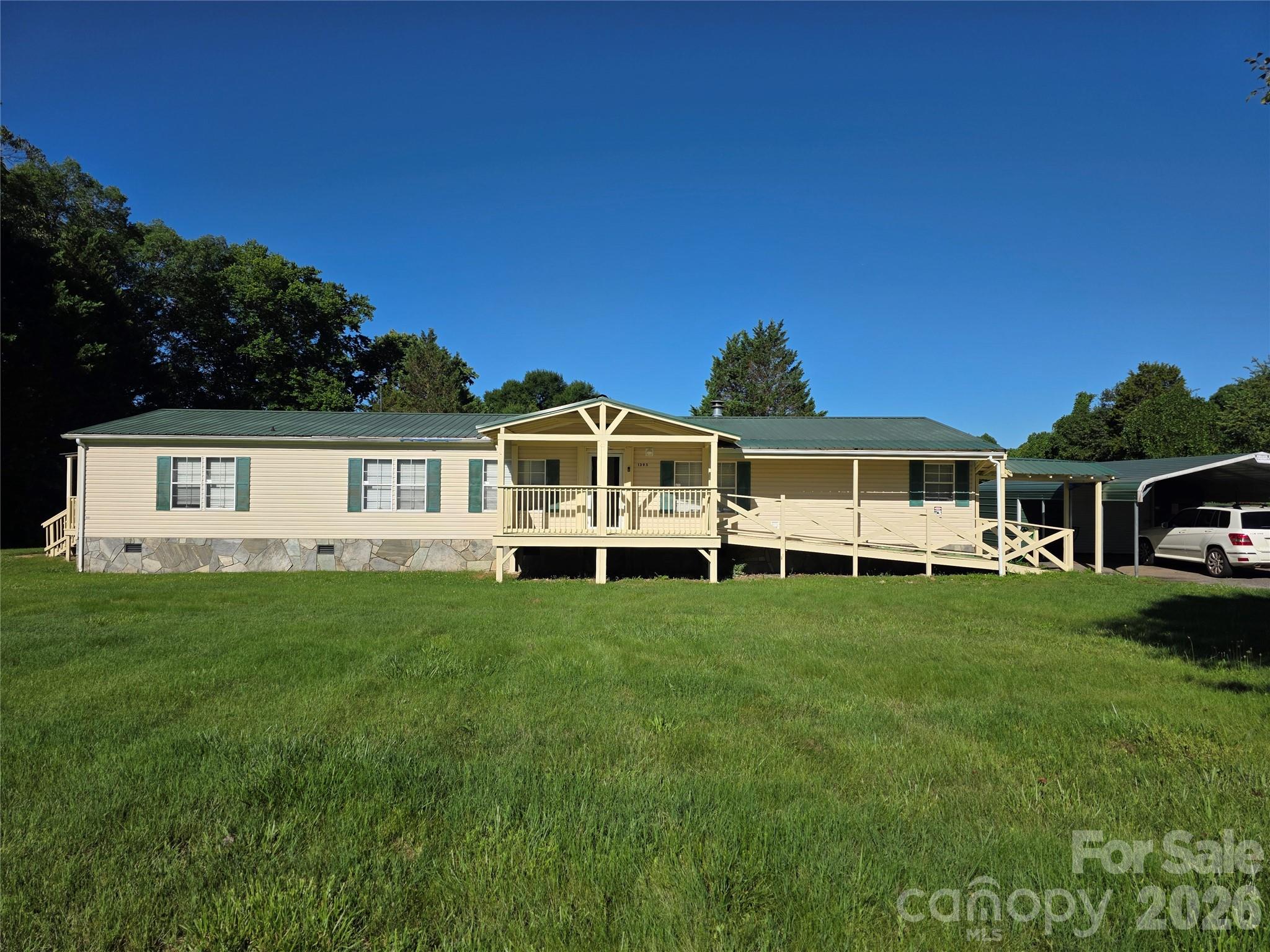 1395 Cape Hickory Road Property Photo 1