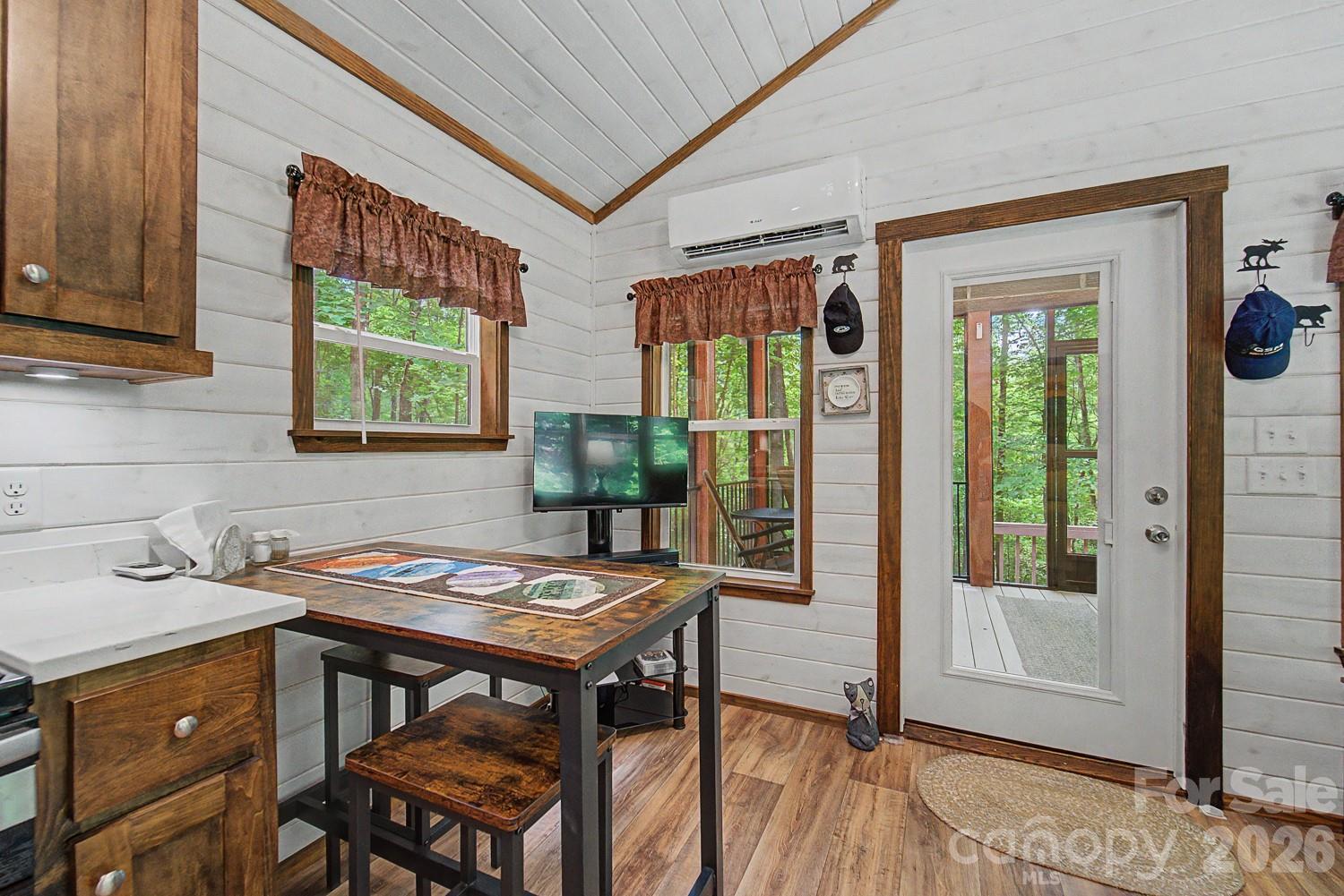 243 Jonquil Woods Road Property Photo 5