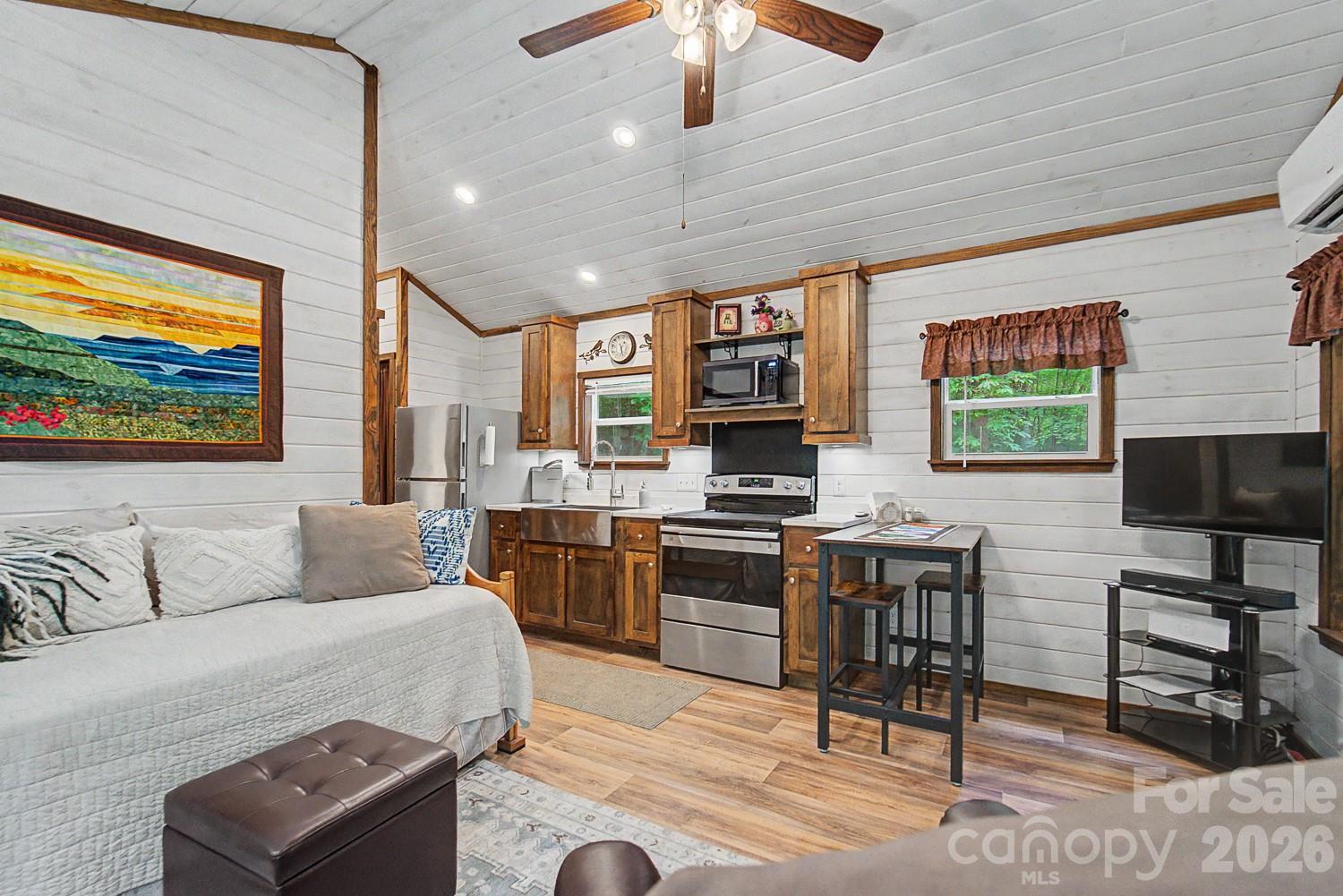 243 Jonquil Woods Road Property Photo 8