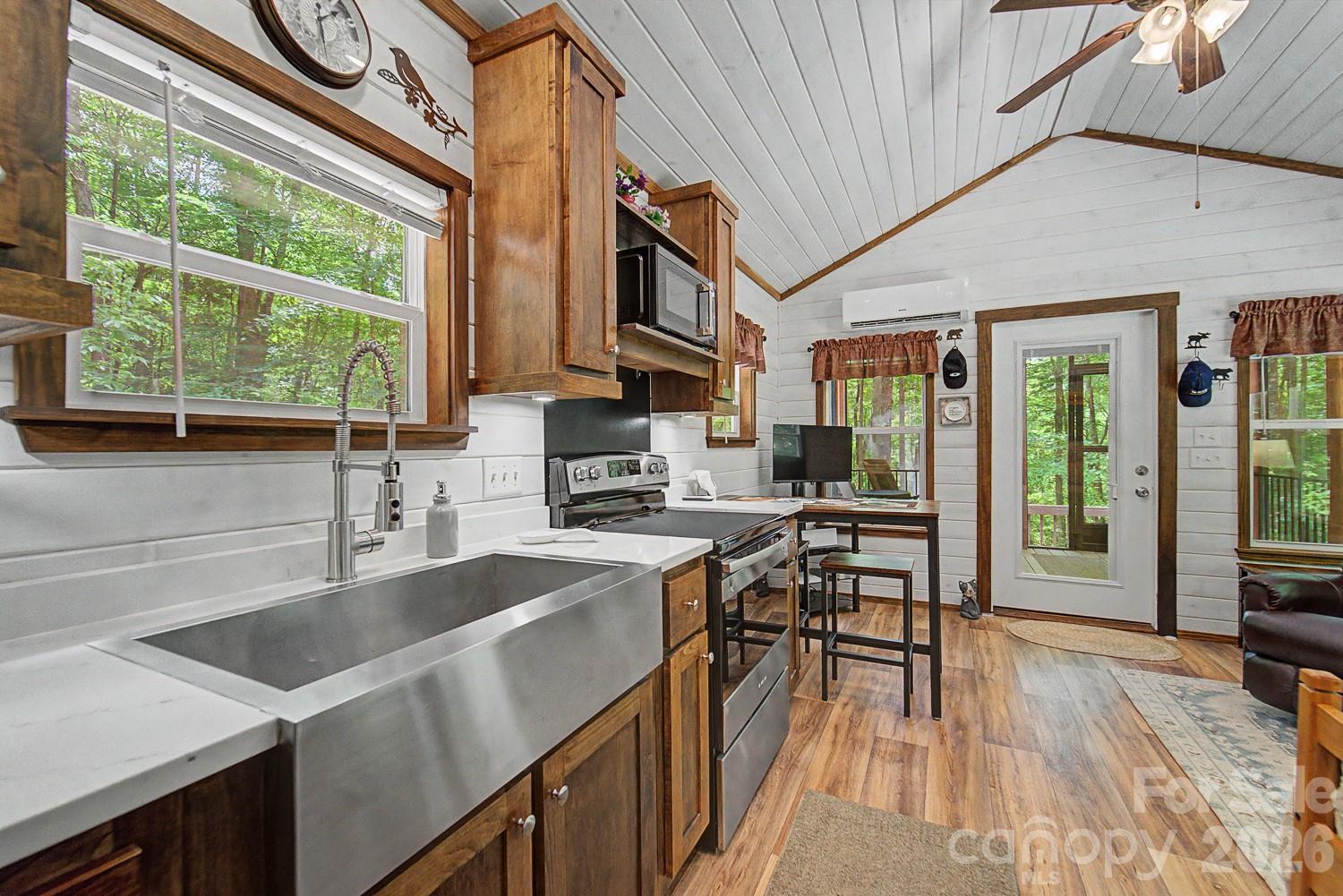 243 Jonquil Woods Road Property Photo 13