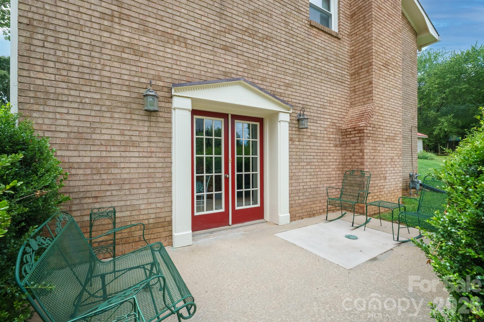 201 Wellington Drive Property Photo 6
