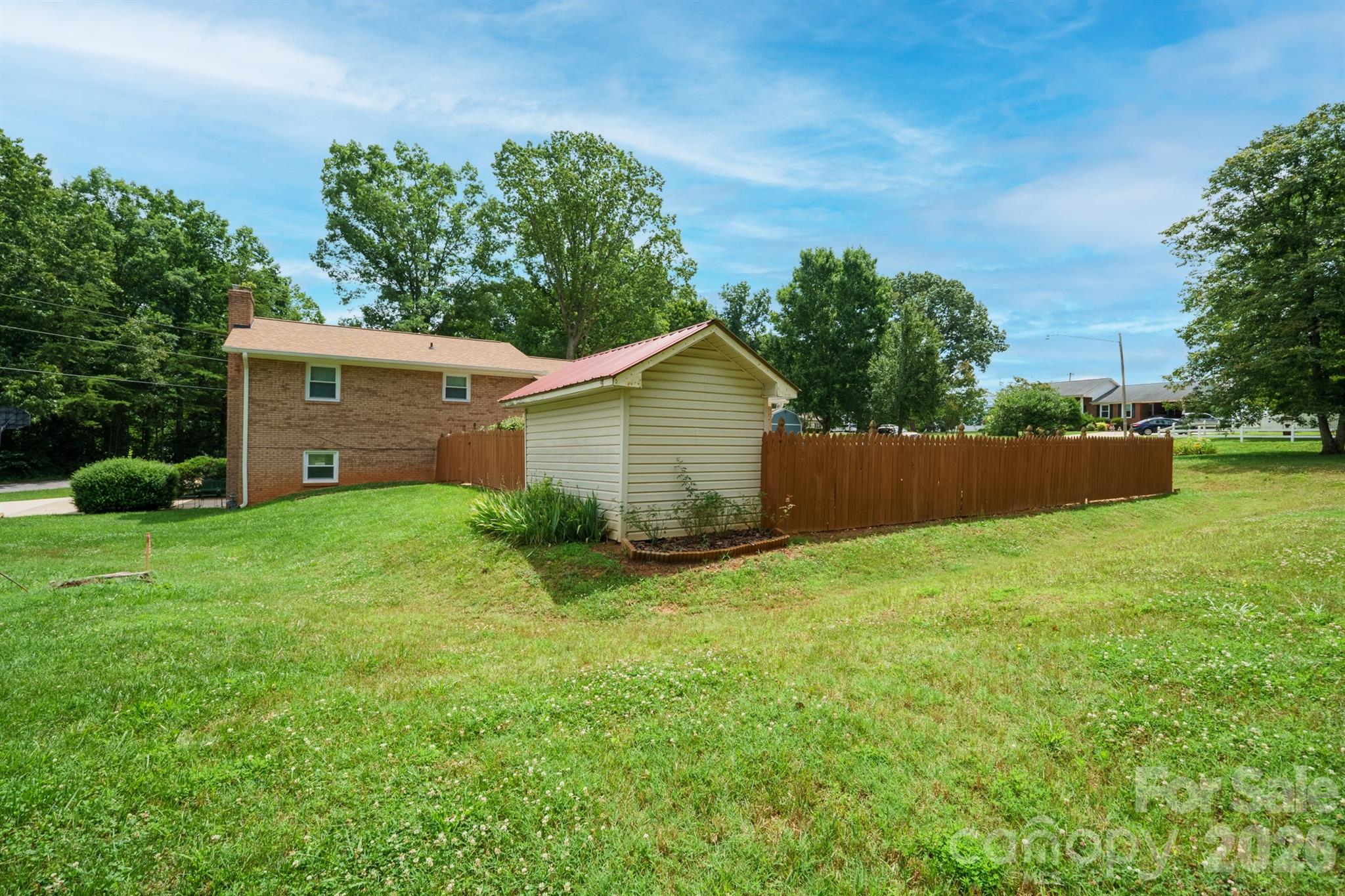 201 Wellington Drive Property Photo 11