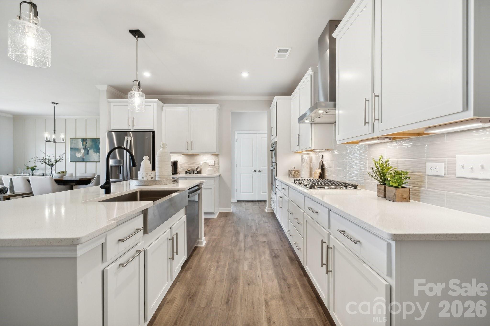 1152 Grebe Road Property Photo 8