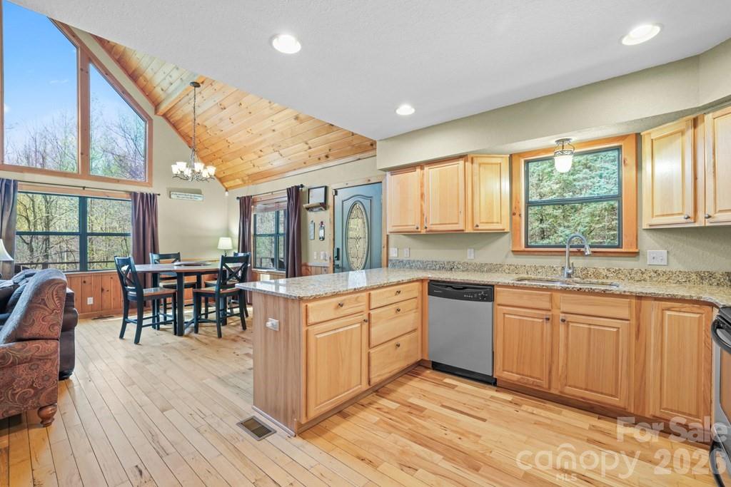 210 Chickadee Drive Property Photo 10