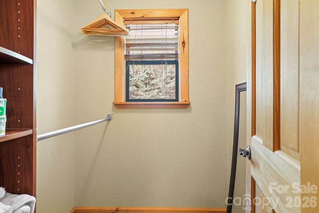 210 Chickadee Drive Property Photo 19