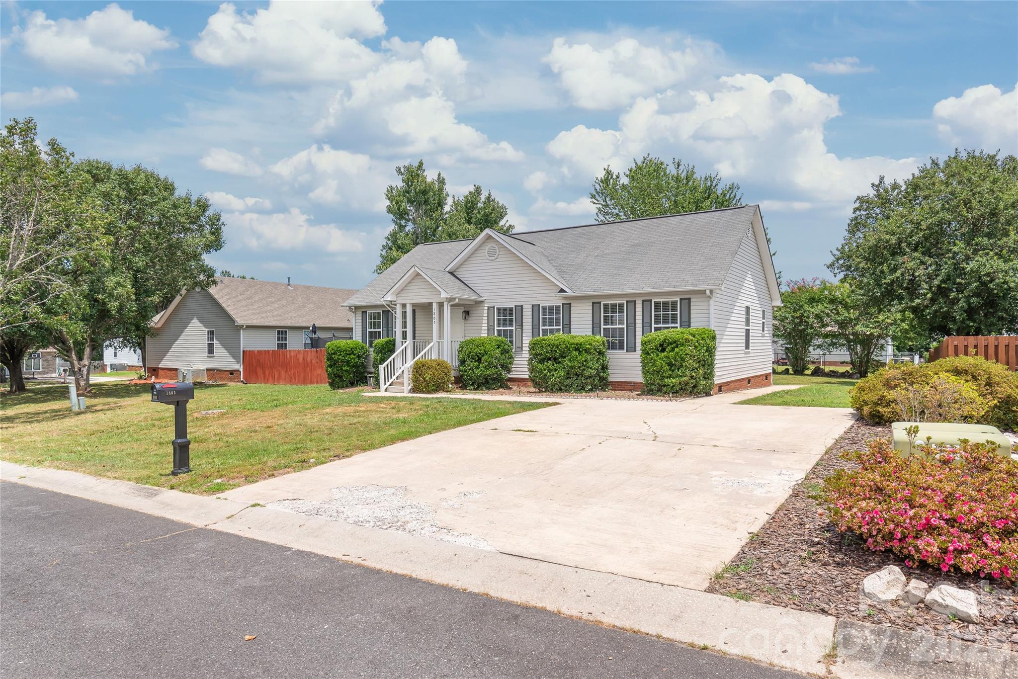 1805 Lawton Drive Property Photo 3