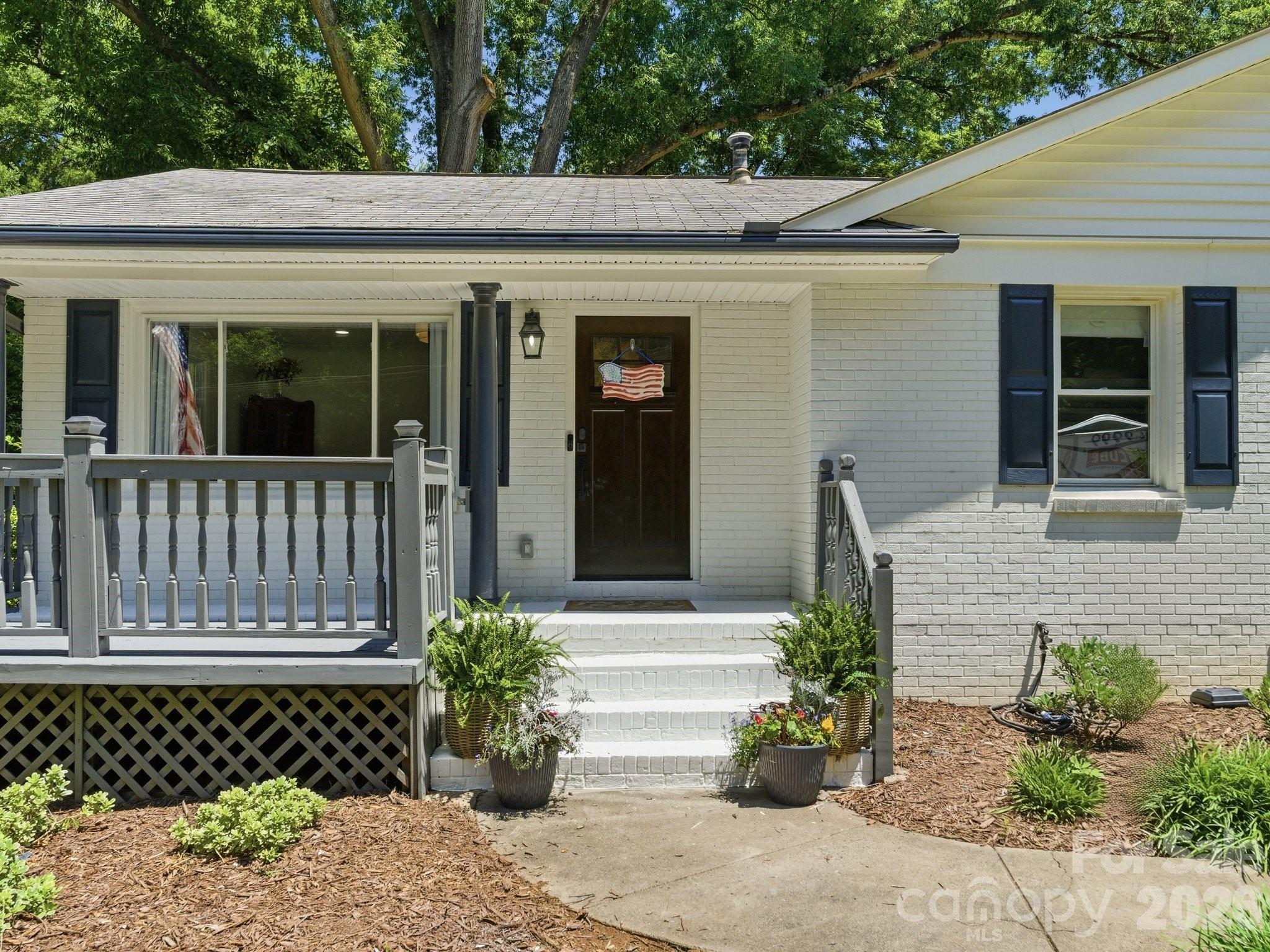 6819 Woodstock Drive Property Photo 3