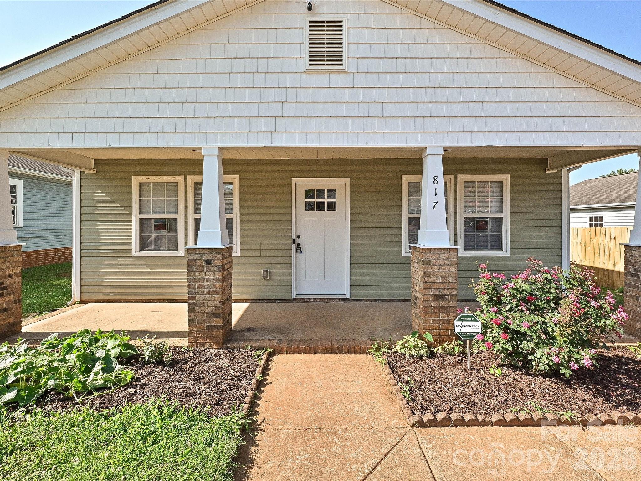 817 Wainwright Avenue Property Photo 2