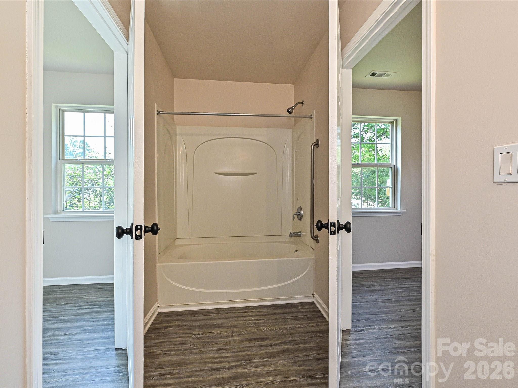 817 Wainwright Avenue Property Photo 17