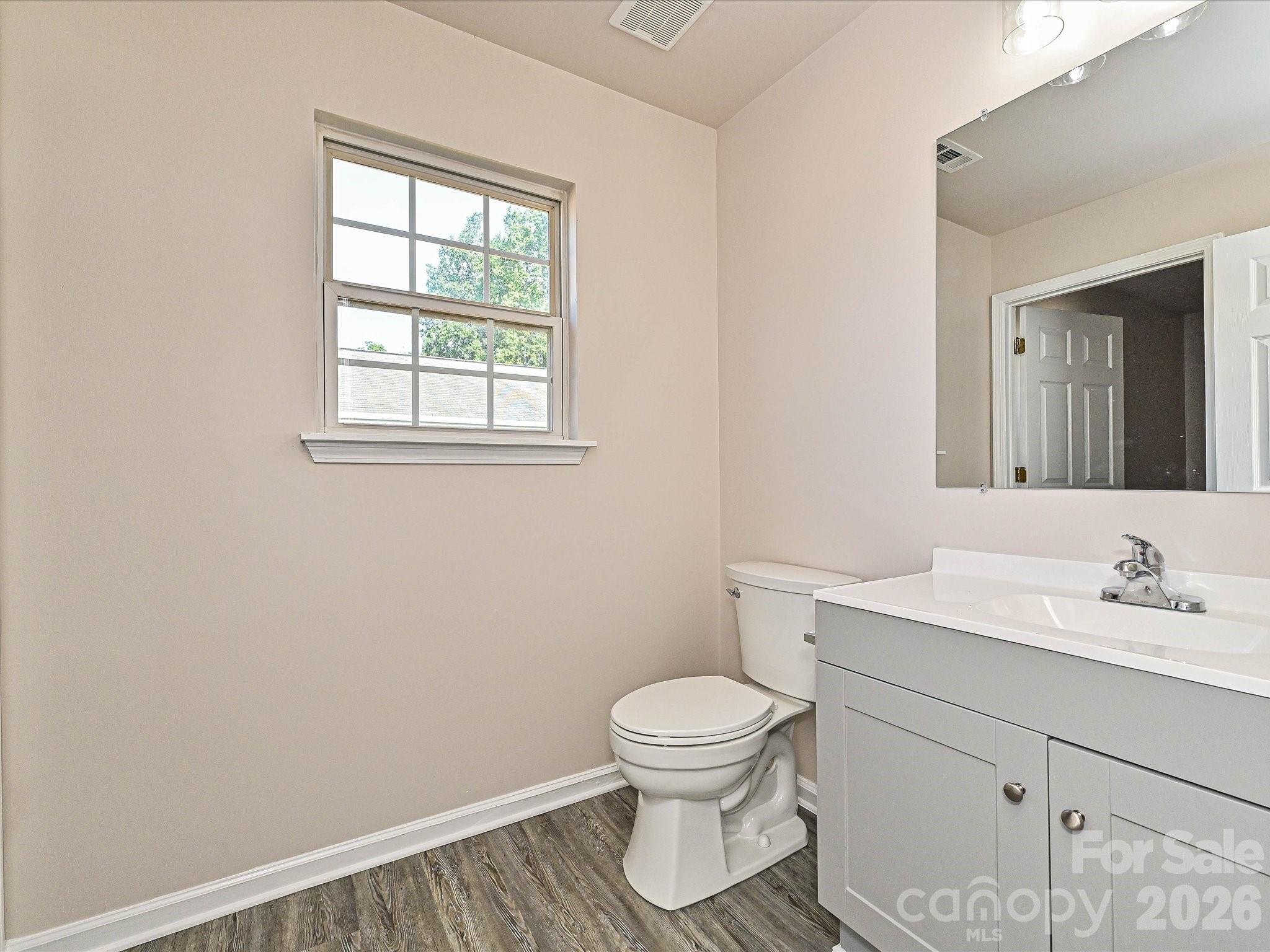 817 Wainwright Avenue Property Photo 22