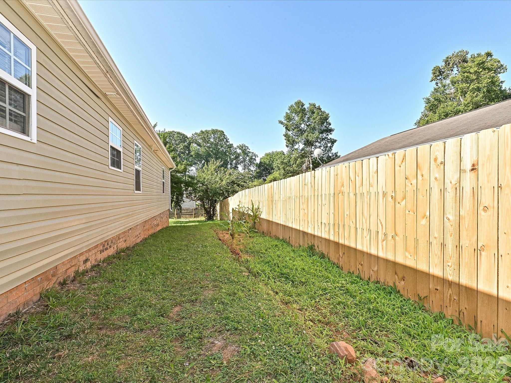 817 Wainwright Avenue Property Photo 24