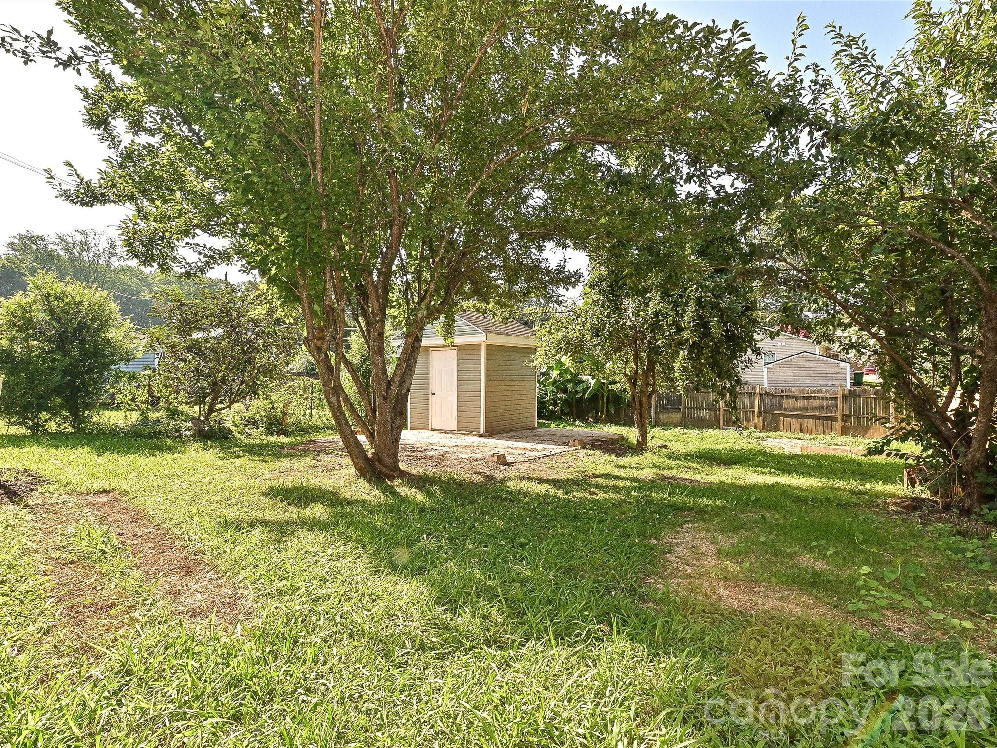 817 Wainwright Avenue Property Photo 25