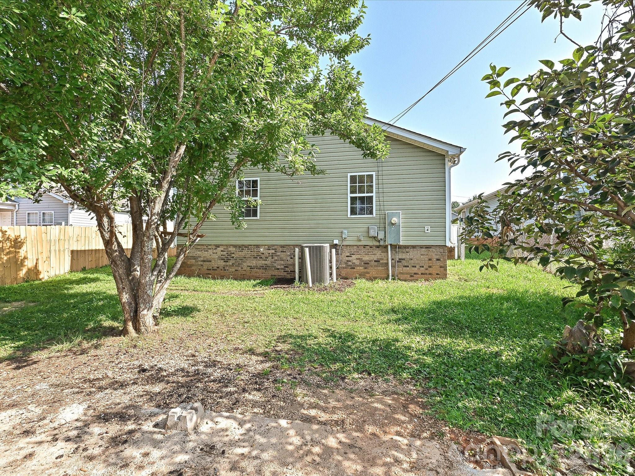 817 Wainwright Avenue Property Photo 28