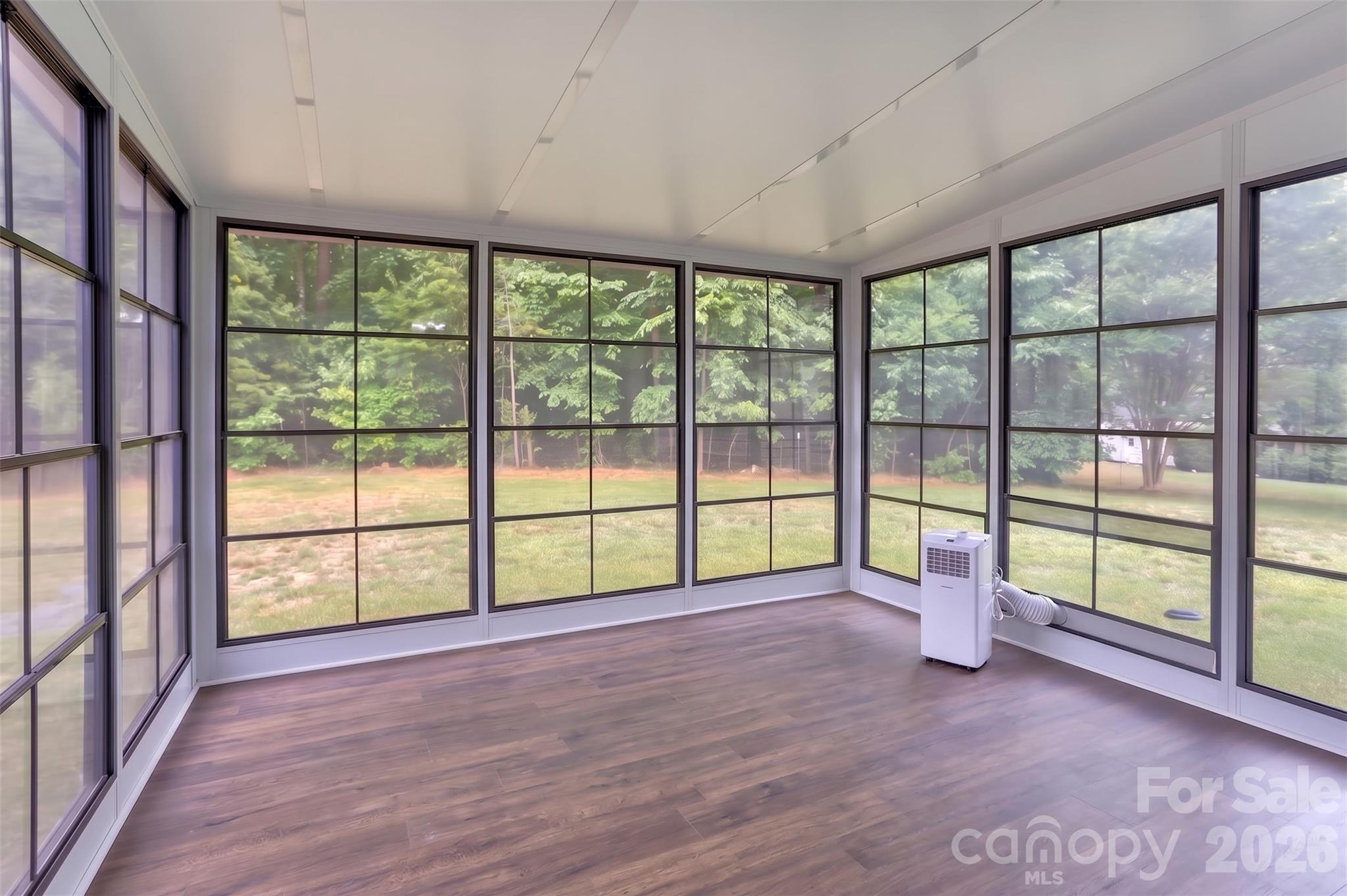 317 Oak Brook Drive Property Photo 3