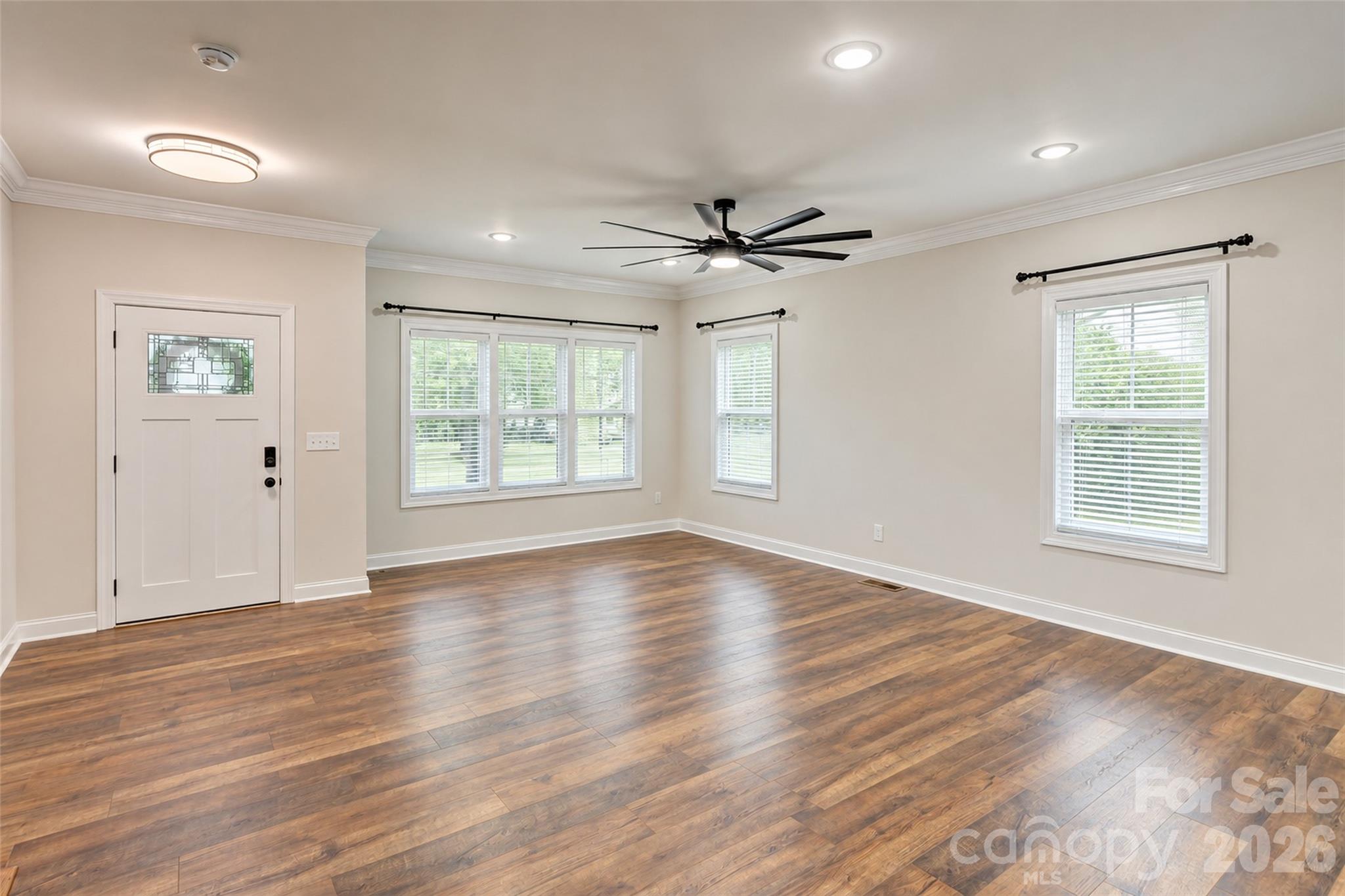 317 Oak Brook Drive Property Photo 4