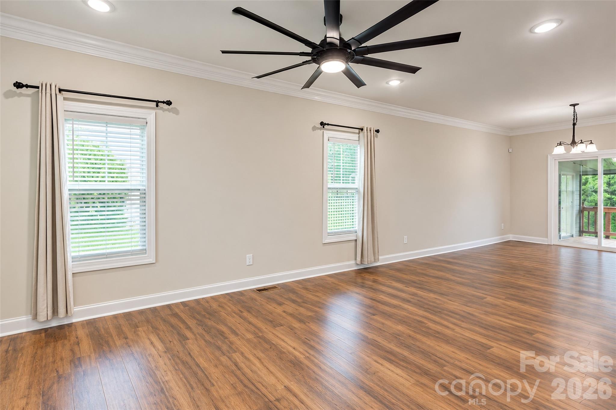 317 Oak Brook Drive Property Photo 6