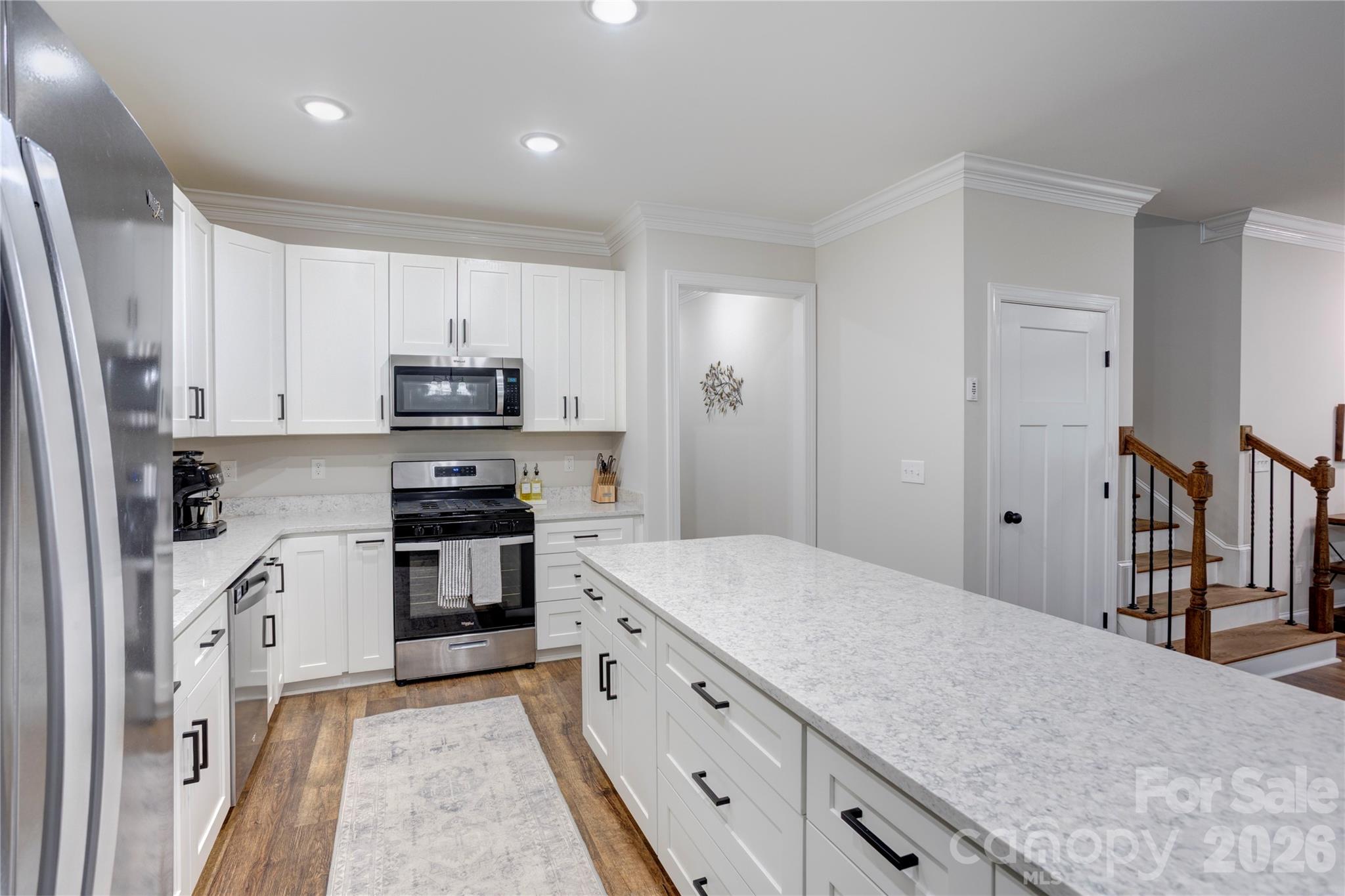 317 Oak Brook Drive Property Photo 10