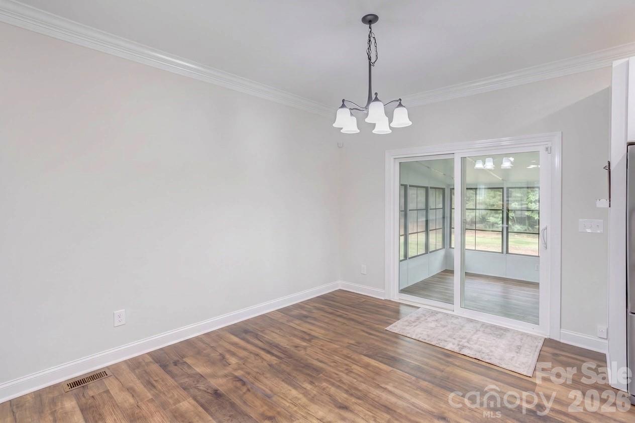 317 Oak Brook Drive Property Photo 12