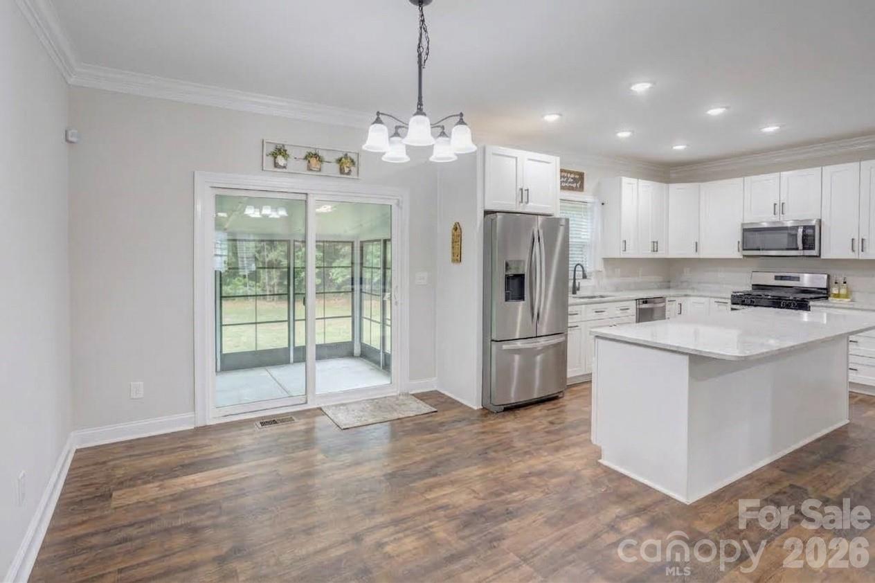 317 Oak Brook Drive Property Photo 13