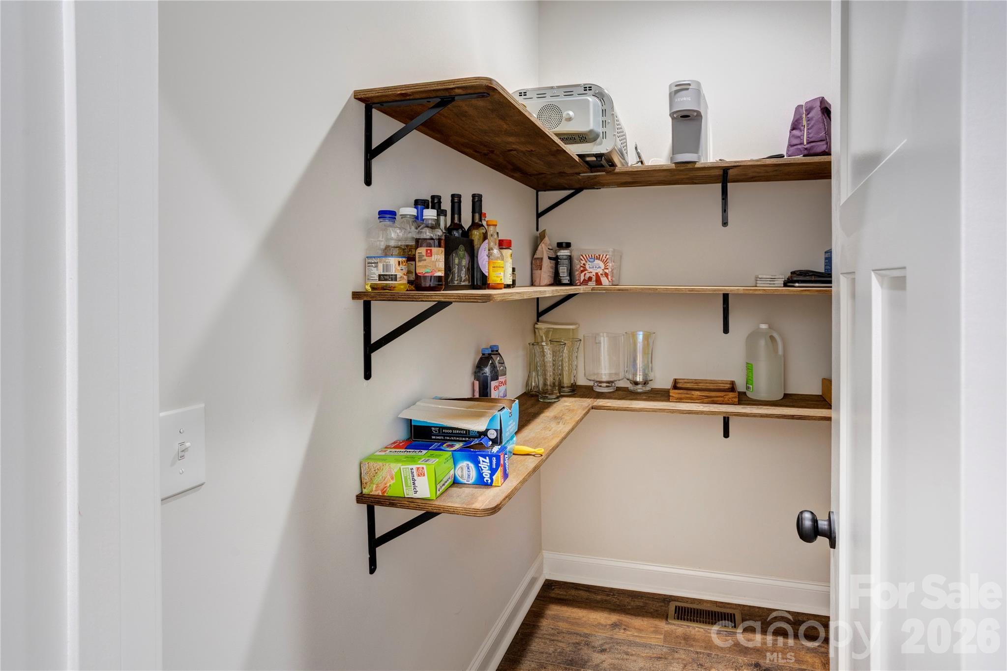 317 Oak Brook Drive Property Photo 15