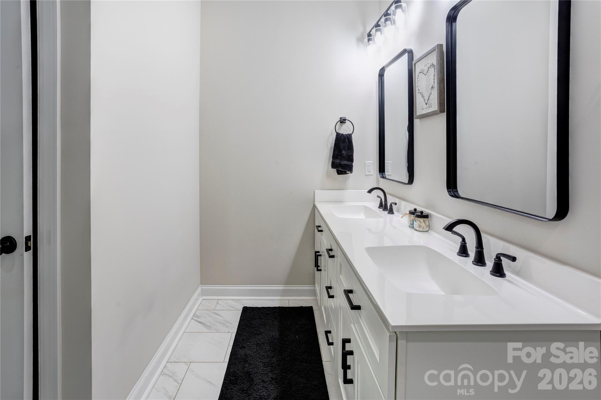 317 Oak Brook Drive Property Photo 20