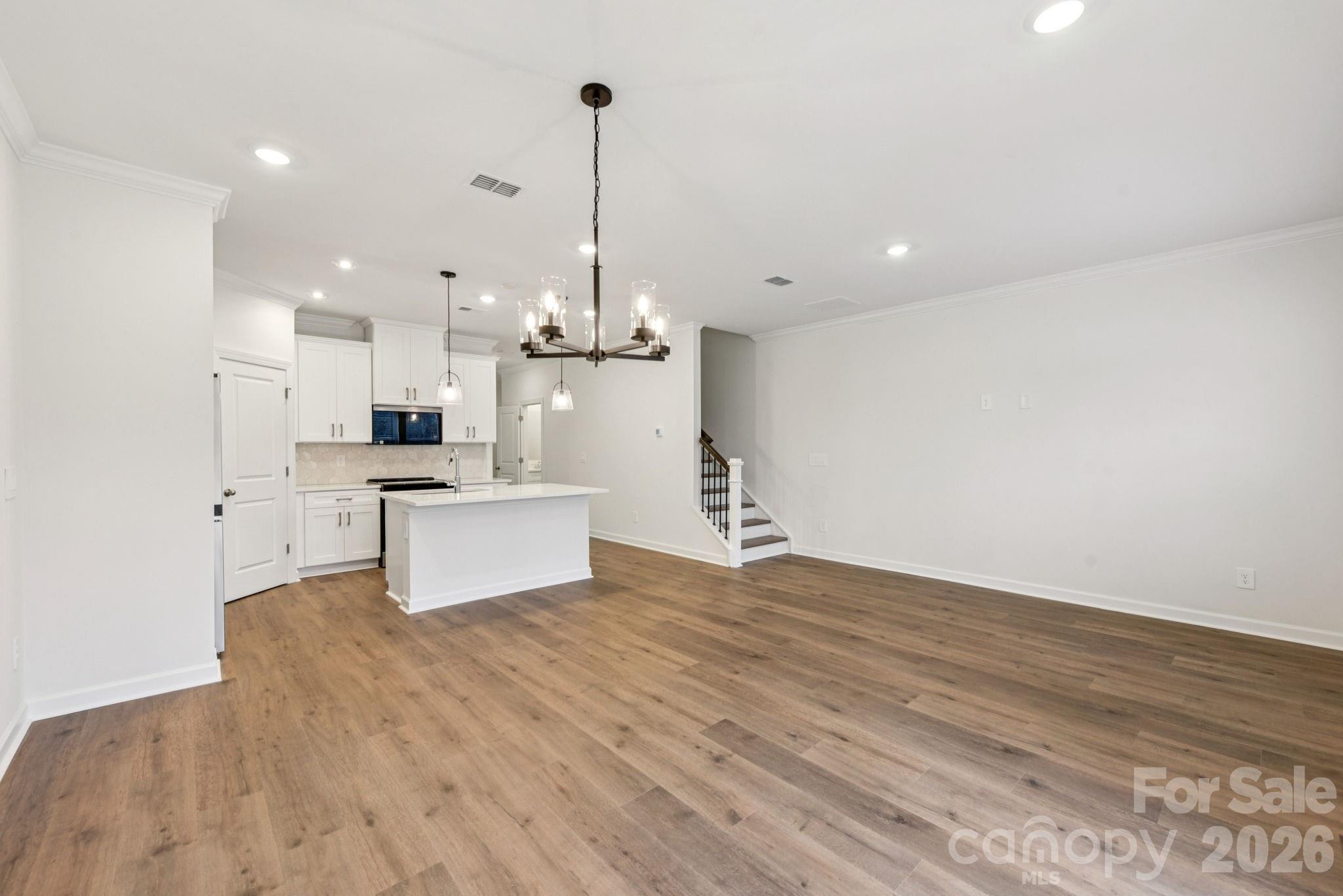 460 Markridge Loop Property Photo 4