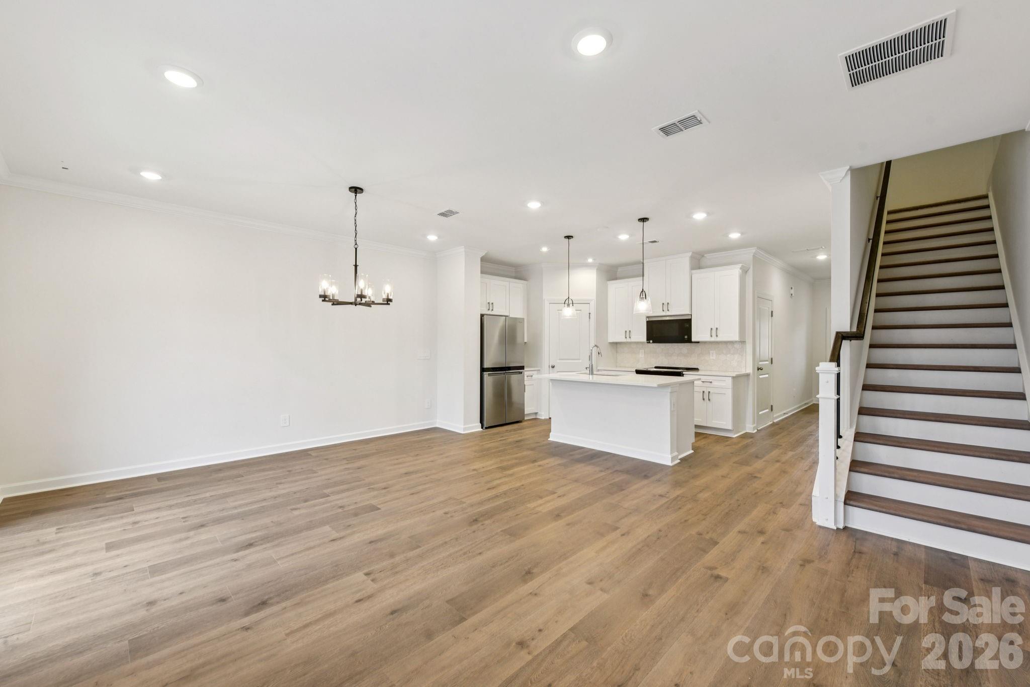 460 Markridge Loop Property Photo 5