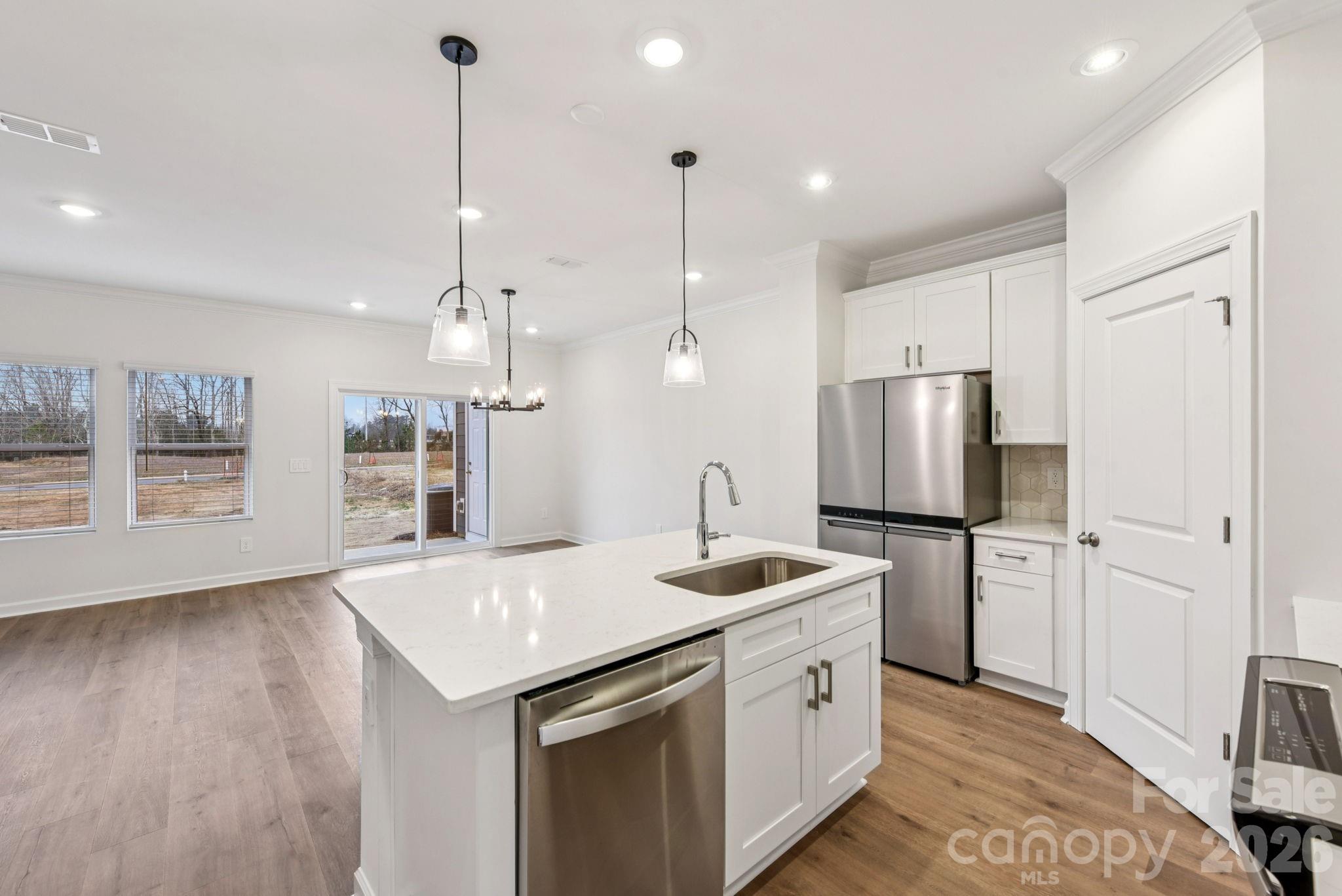 460 Markridge Loop Property Photo 6