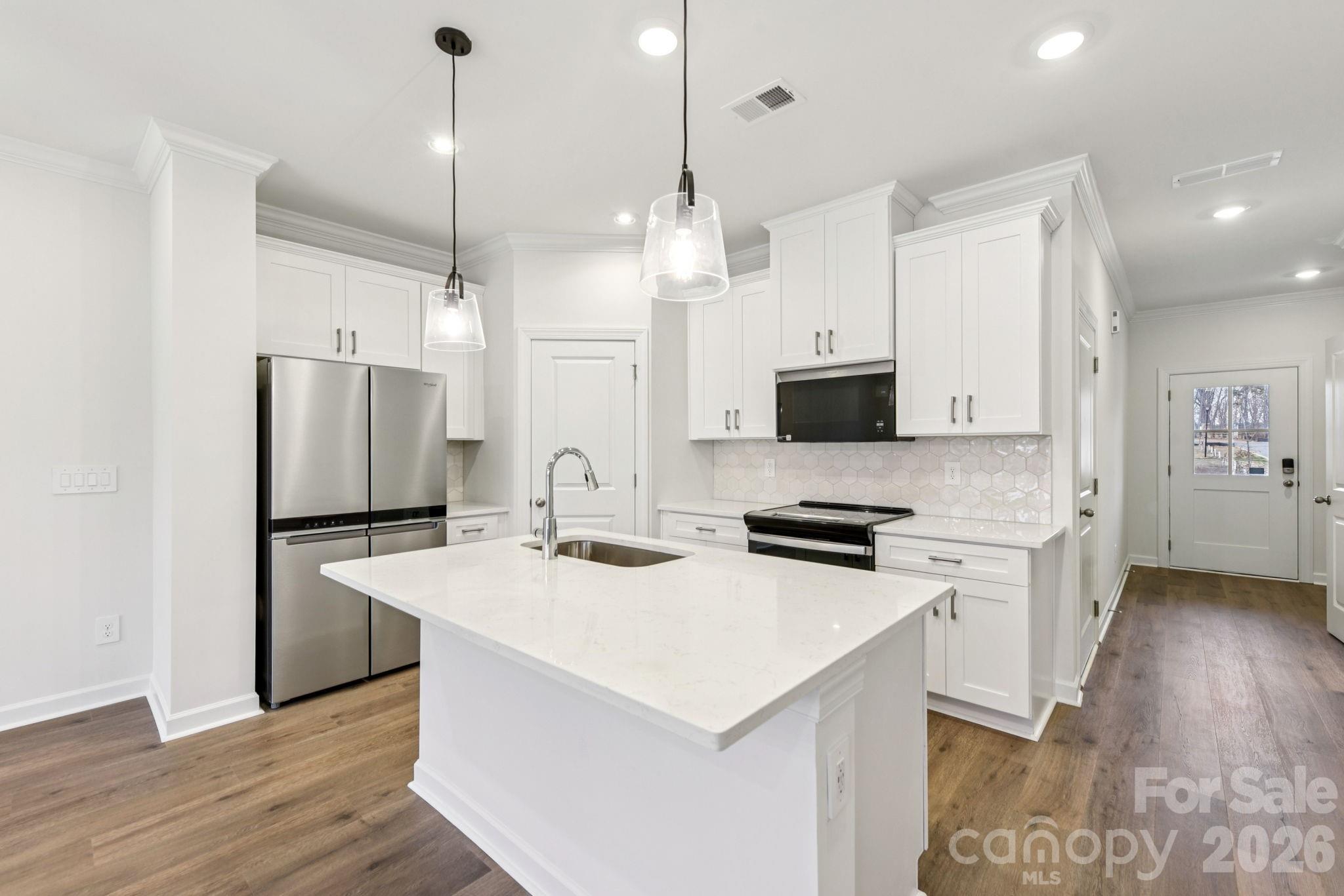460 Markridge Loop Property Photo 8