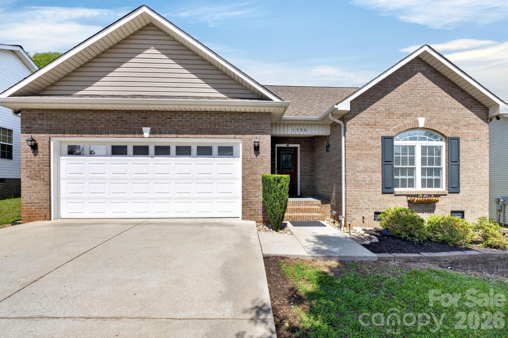 1590 Mayfair Drive Property Photo 1