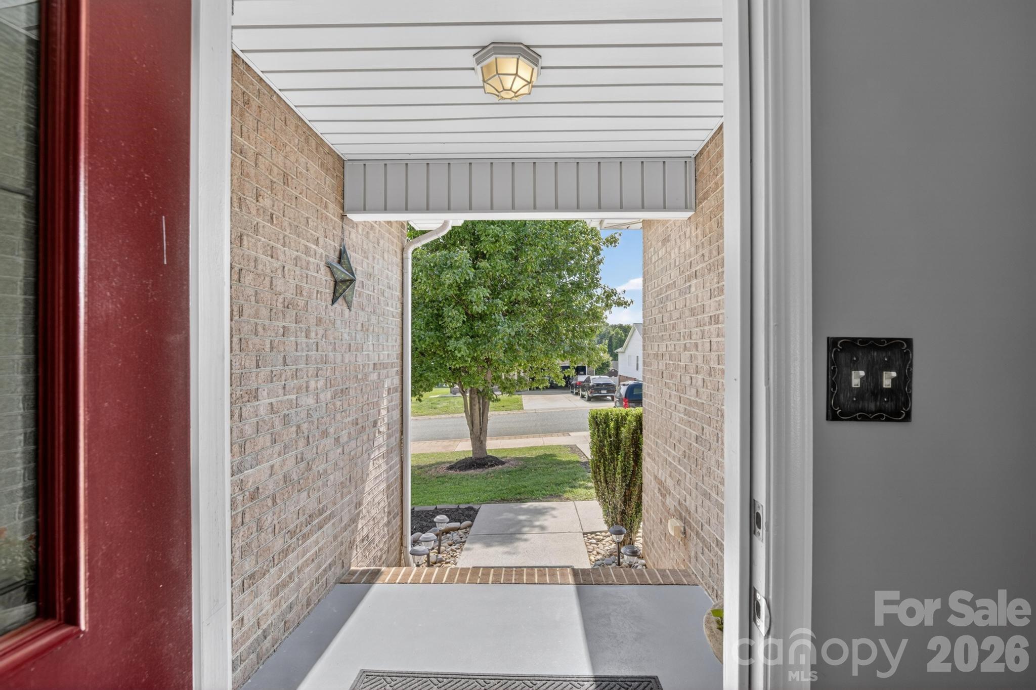 1590 Mayfair Drive Property Photo 6