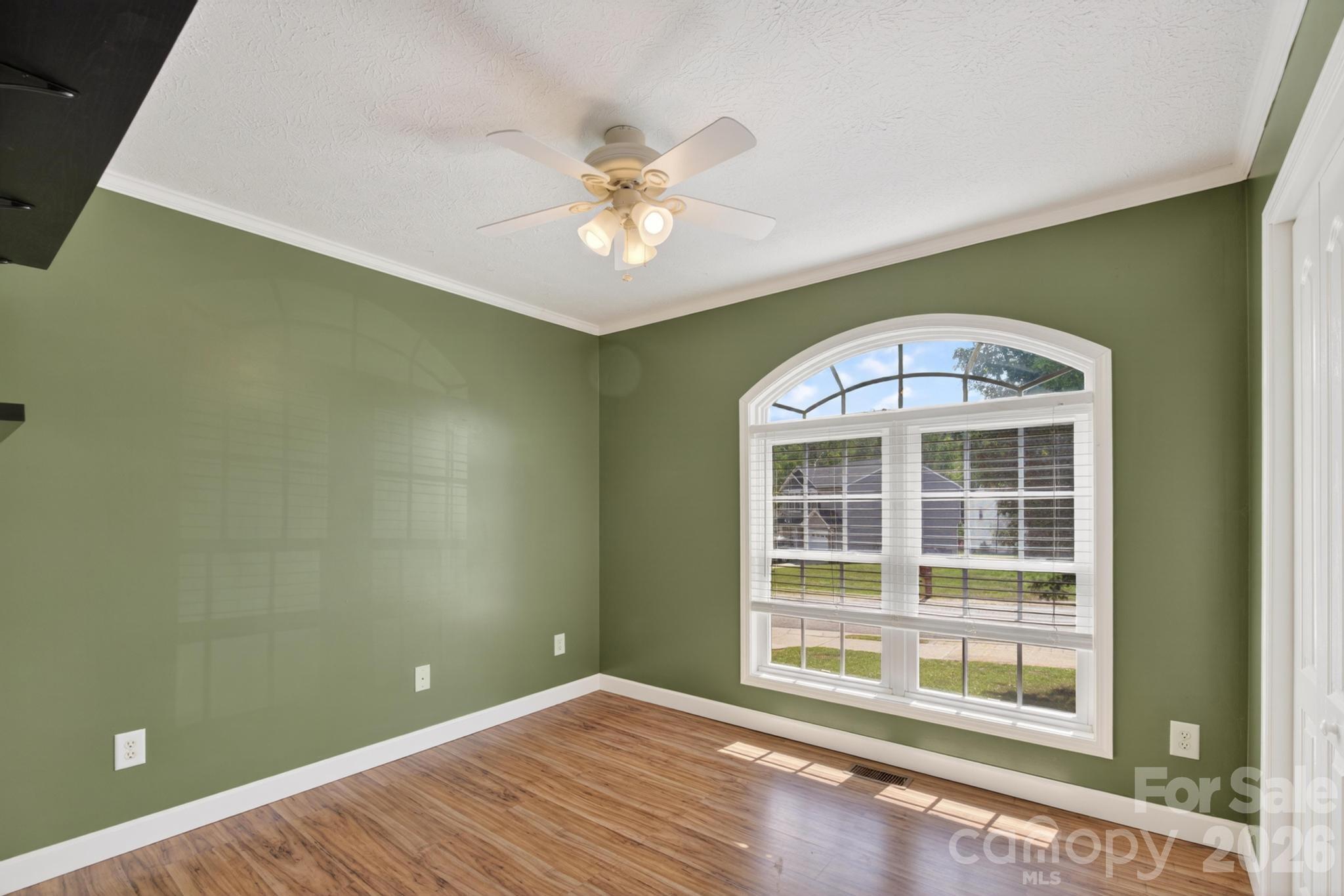 1590 Mayfair Drive Property Photo 7