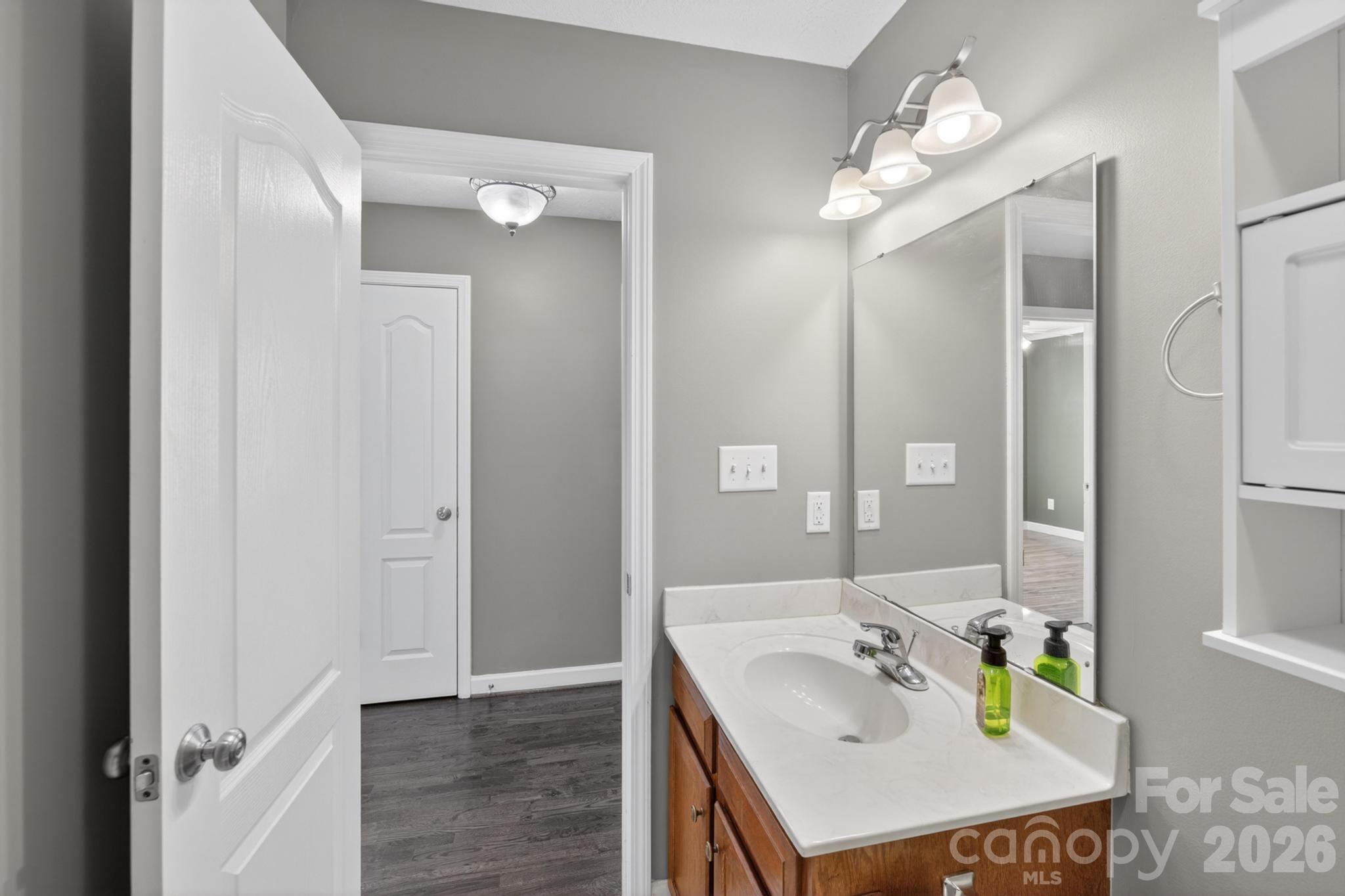 1590 Mayfair Drive Property Photo 10