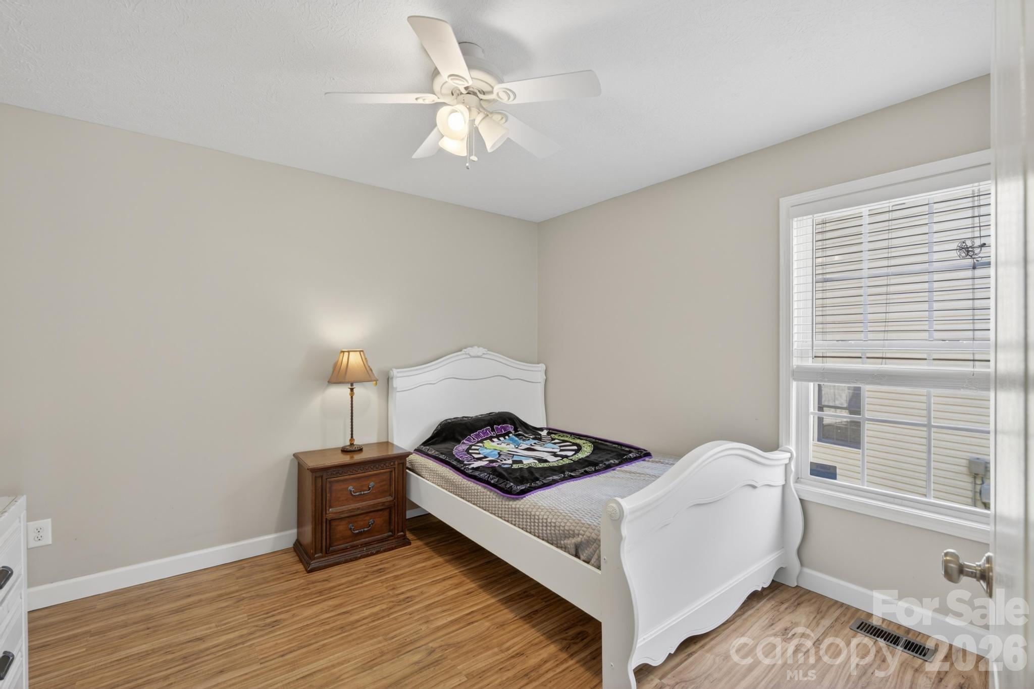 1590 Mayfair Drive Property Photo 11