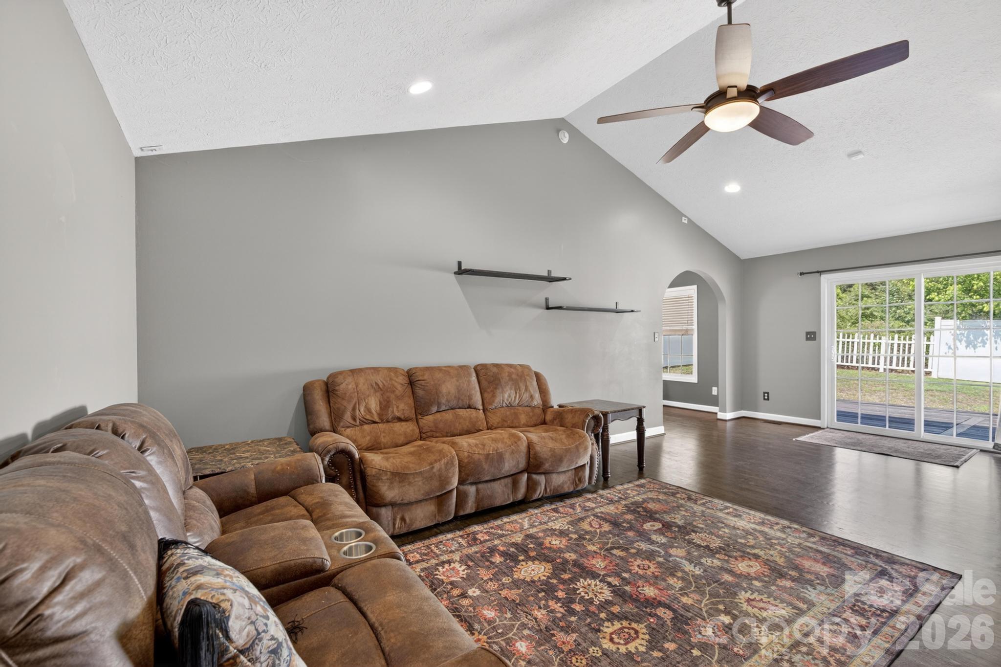 1590 Mayfair Drive Property Photo 13