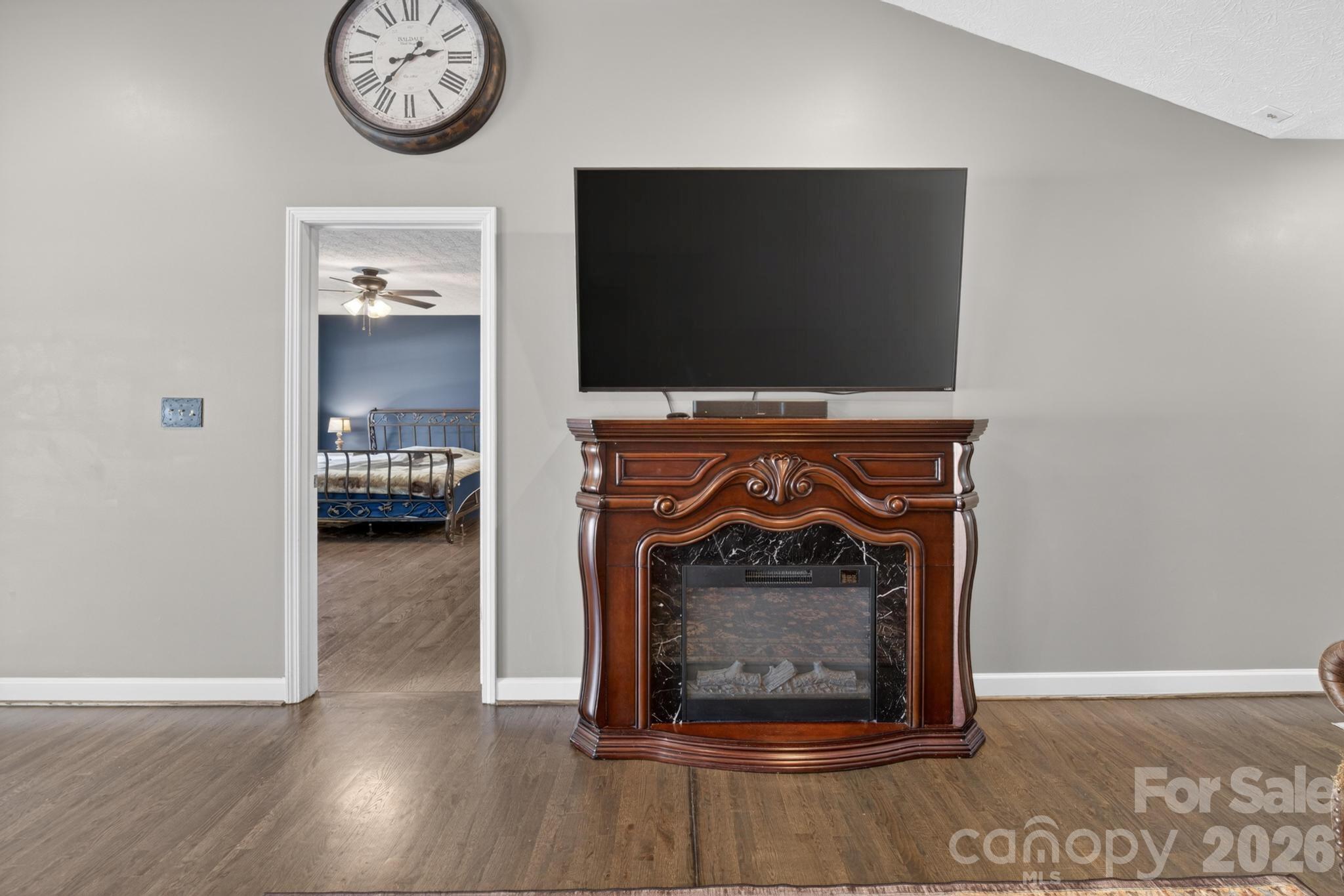 1590 Mayfair Drive Property Photo 14