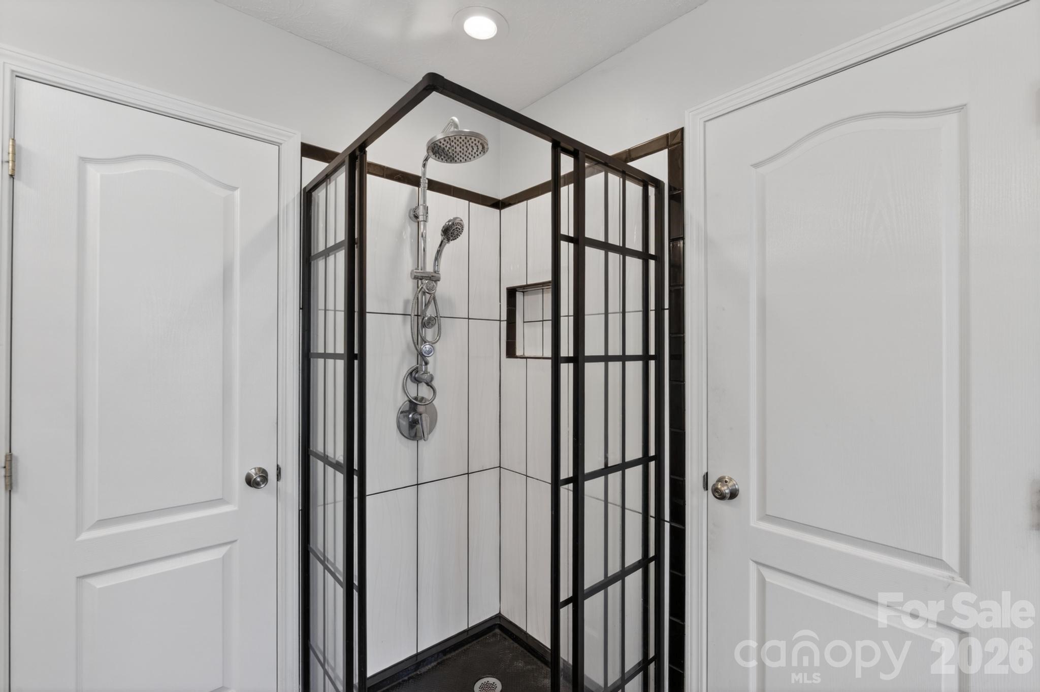 1590 Mayfair Drive Property Photo 20