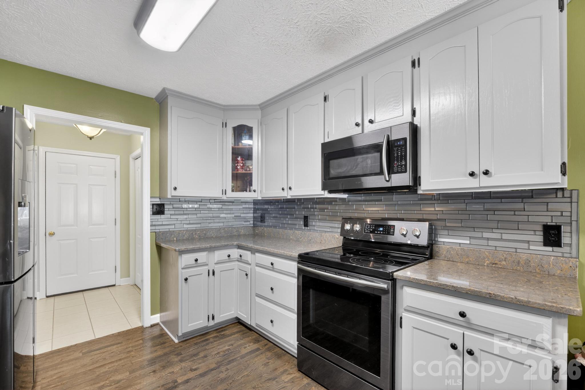 1590 Mayfair Drive Property Photo 31