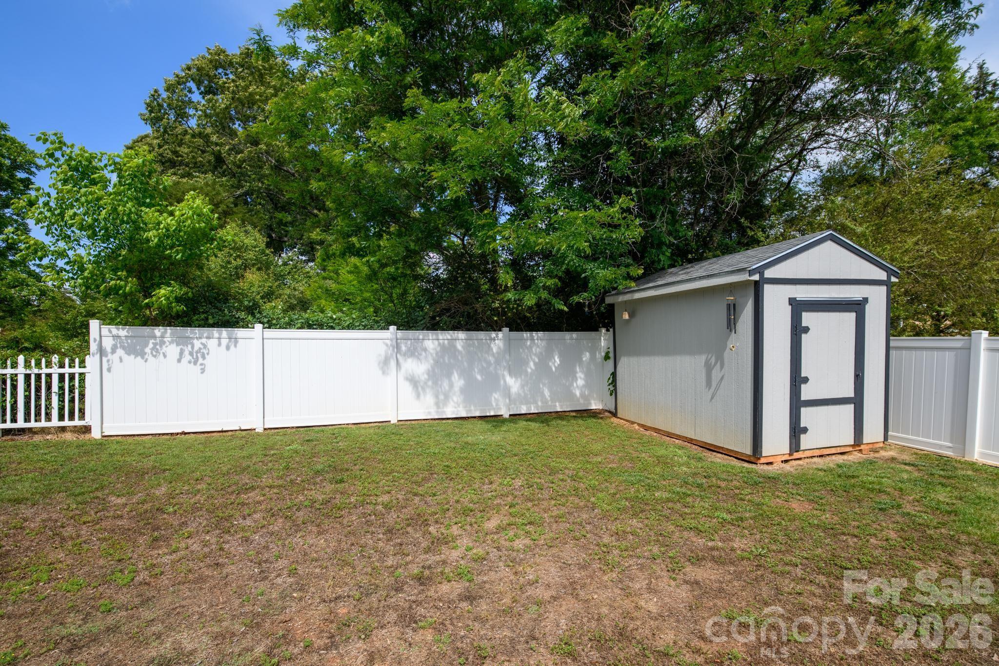 1590 Mayfair Drive Property Photo 37