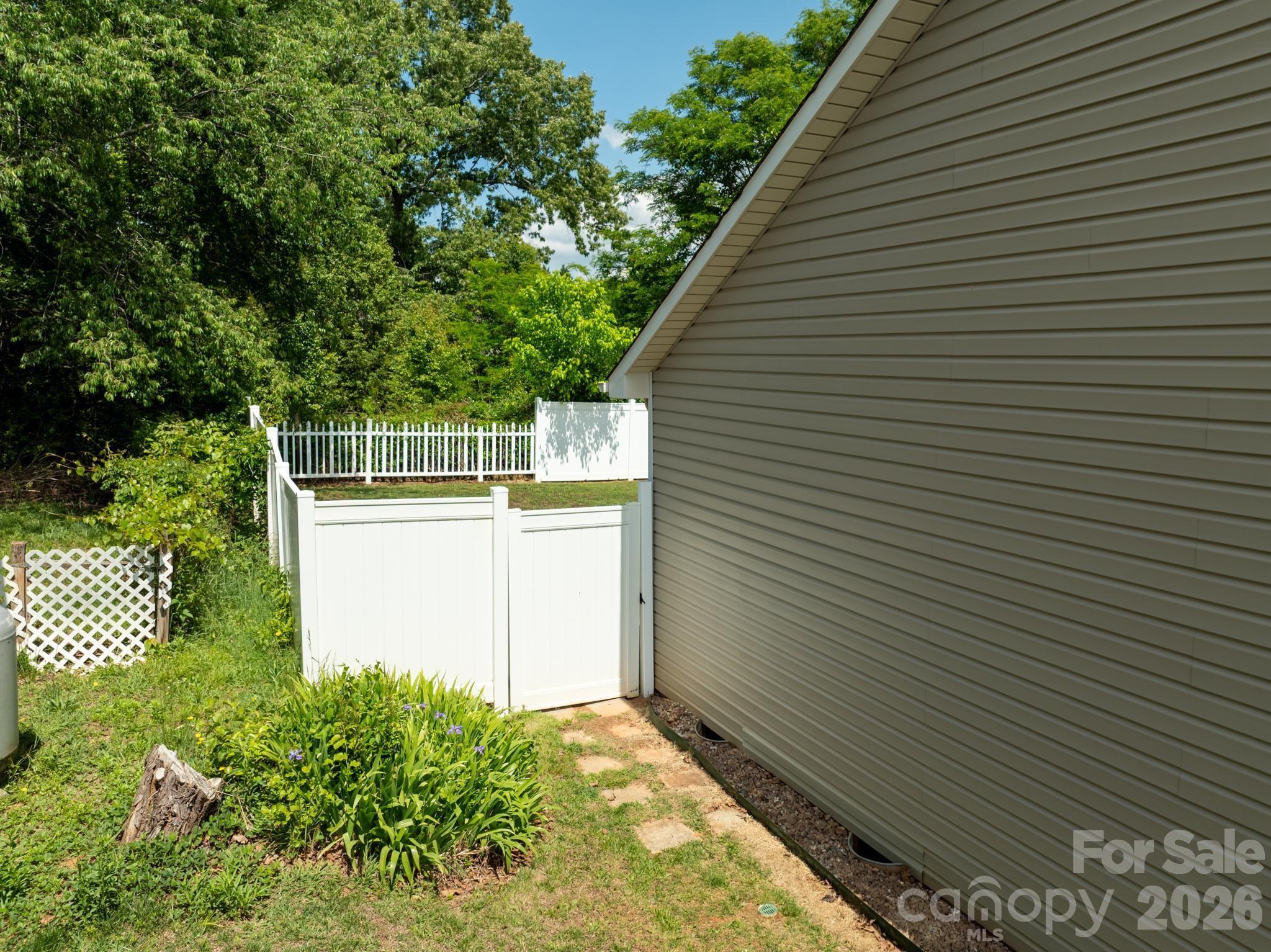 1590 Mayfair Drive Property Photo 41