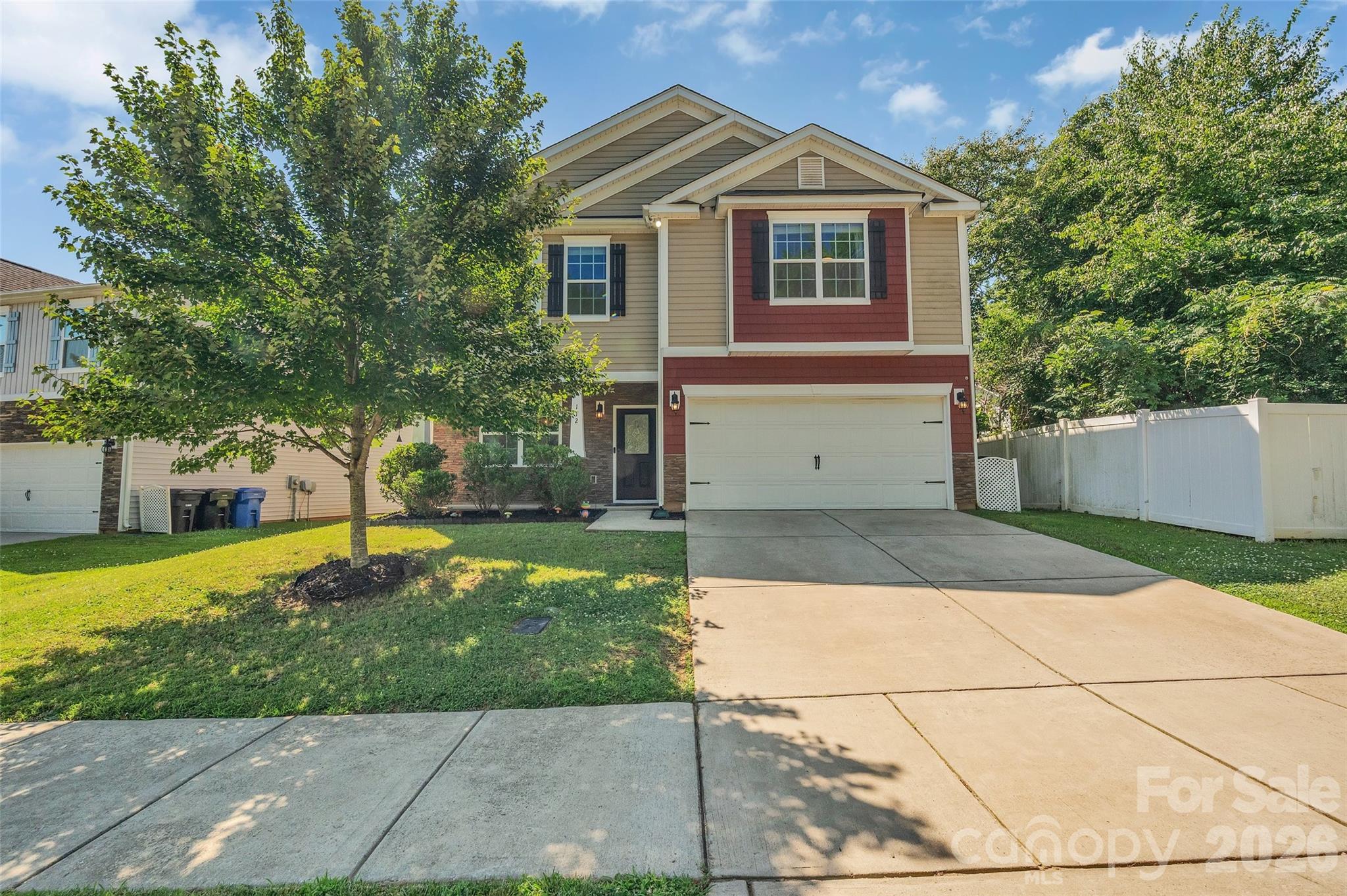 112 Kingsway Drive Property Photo 1