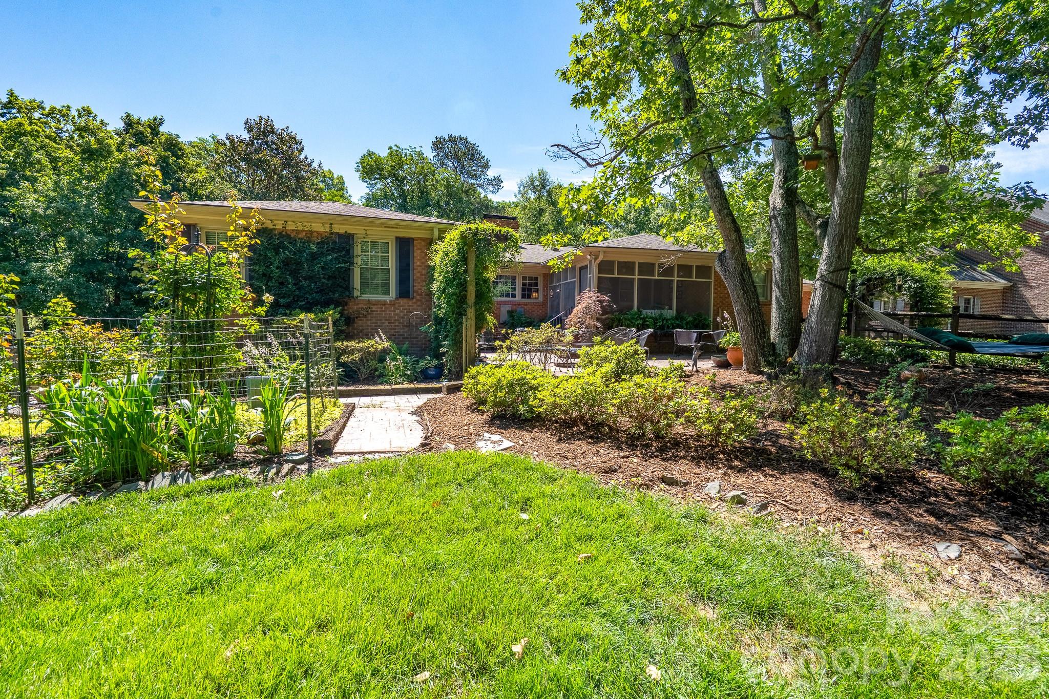 326 Richmond Road Property Photo 4