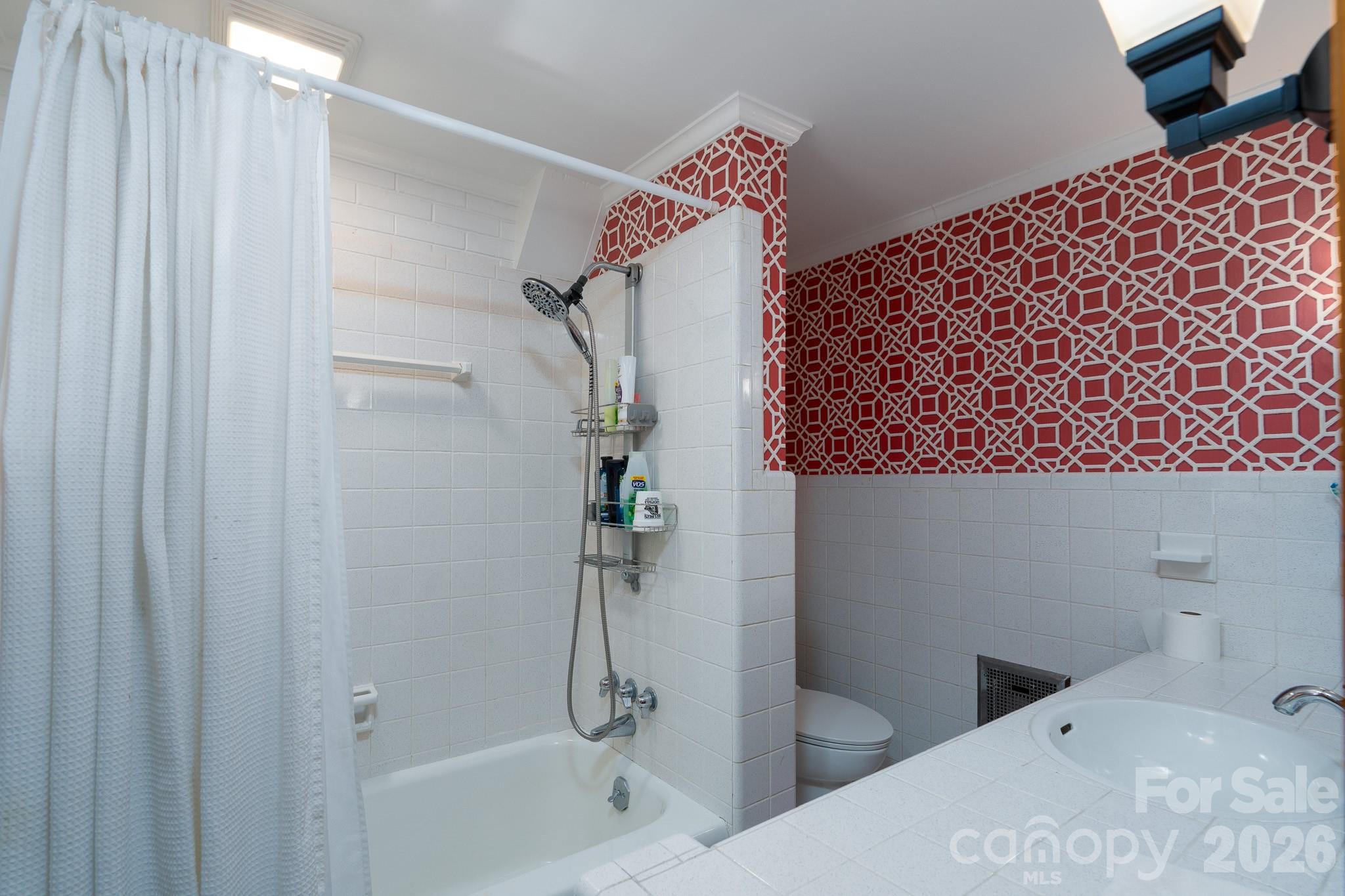 326 Richmond Road Property Photo 5