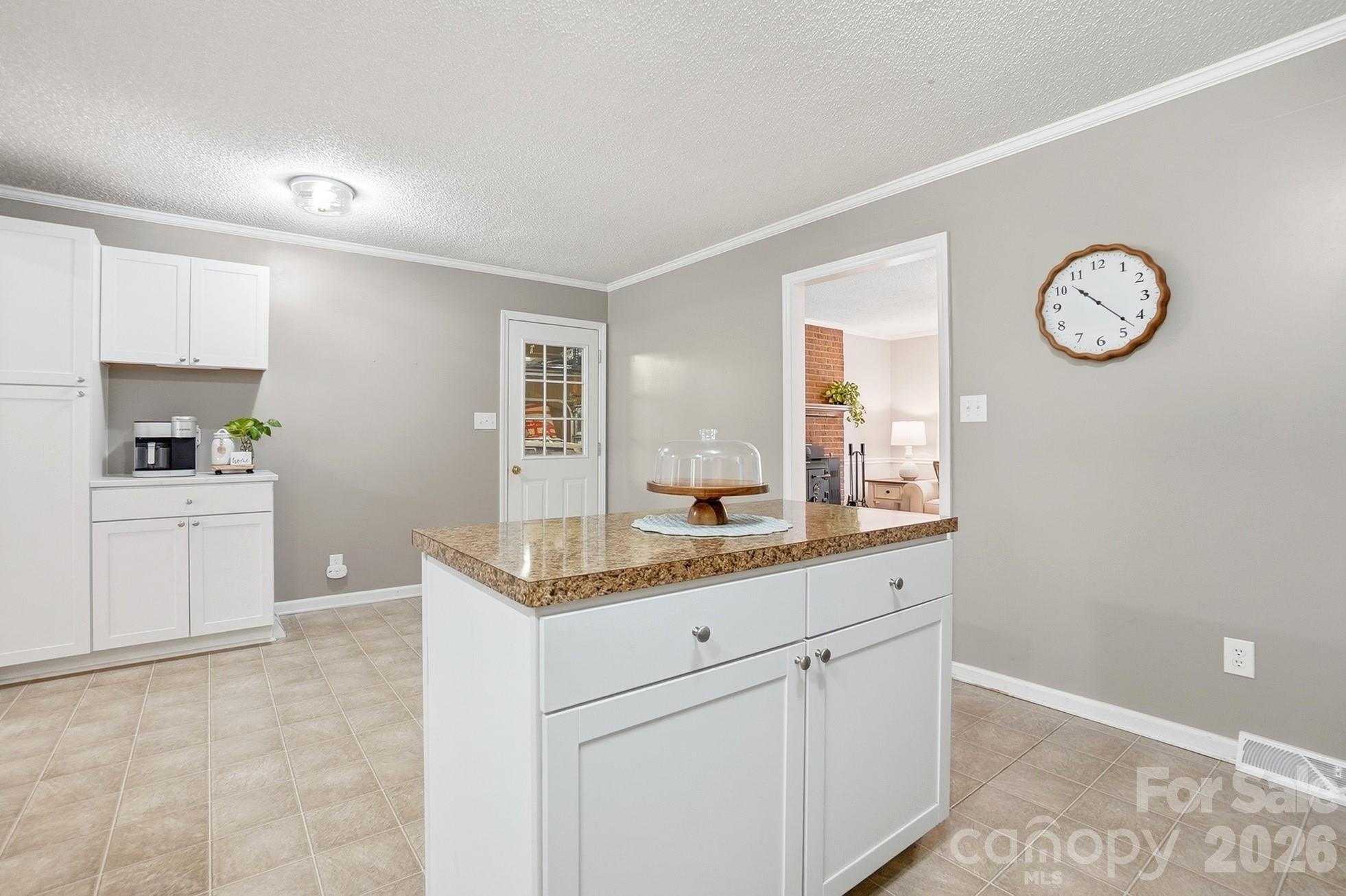 5542 Randolph Road Property Photo 12